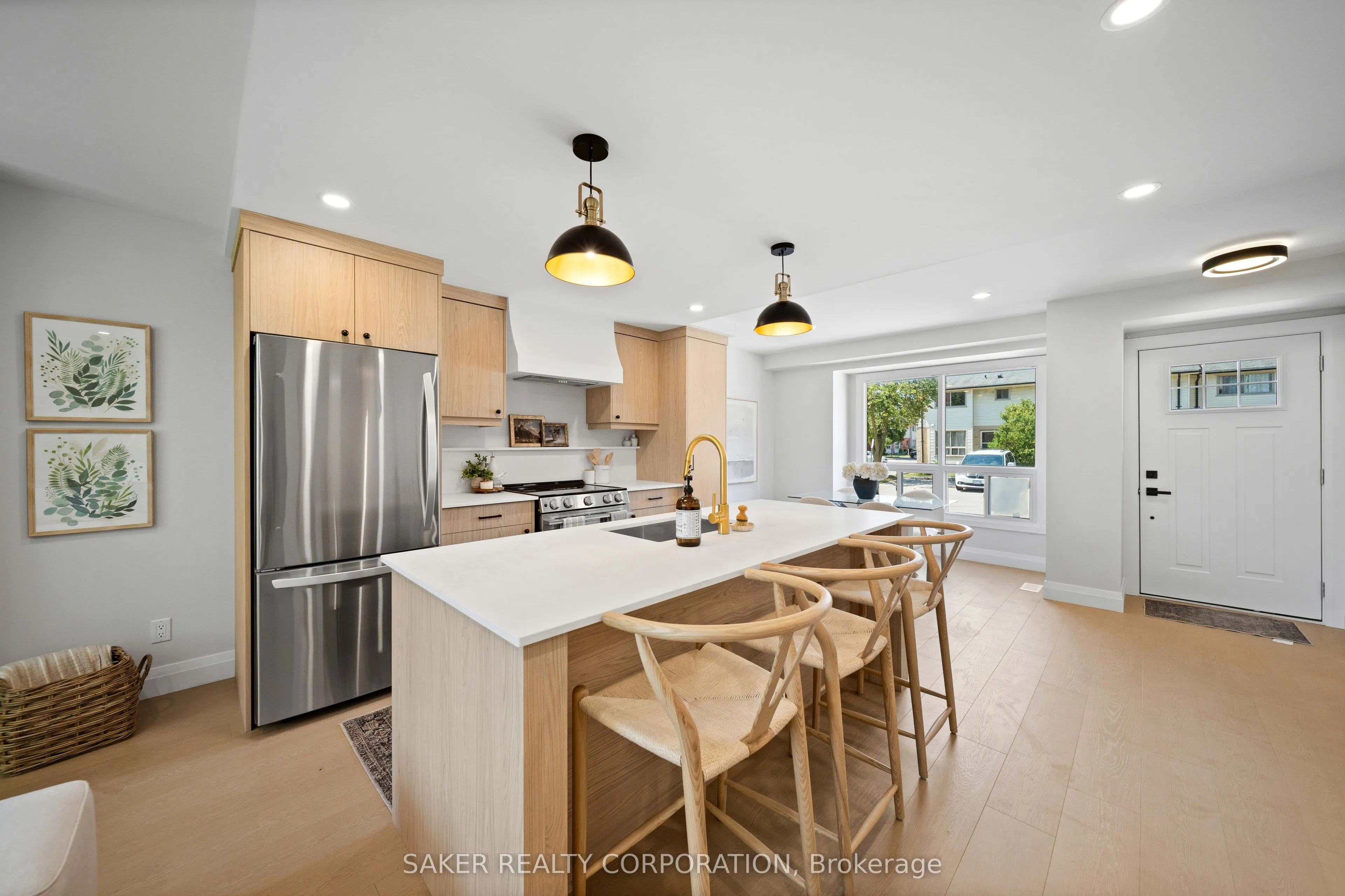 355 Sandringham Crescent #33