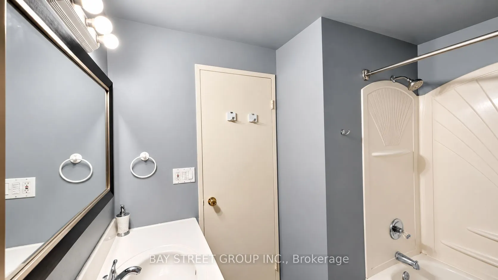 302 Vine Street #43