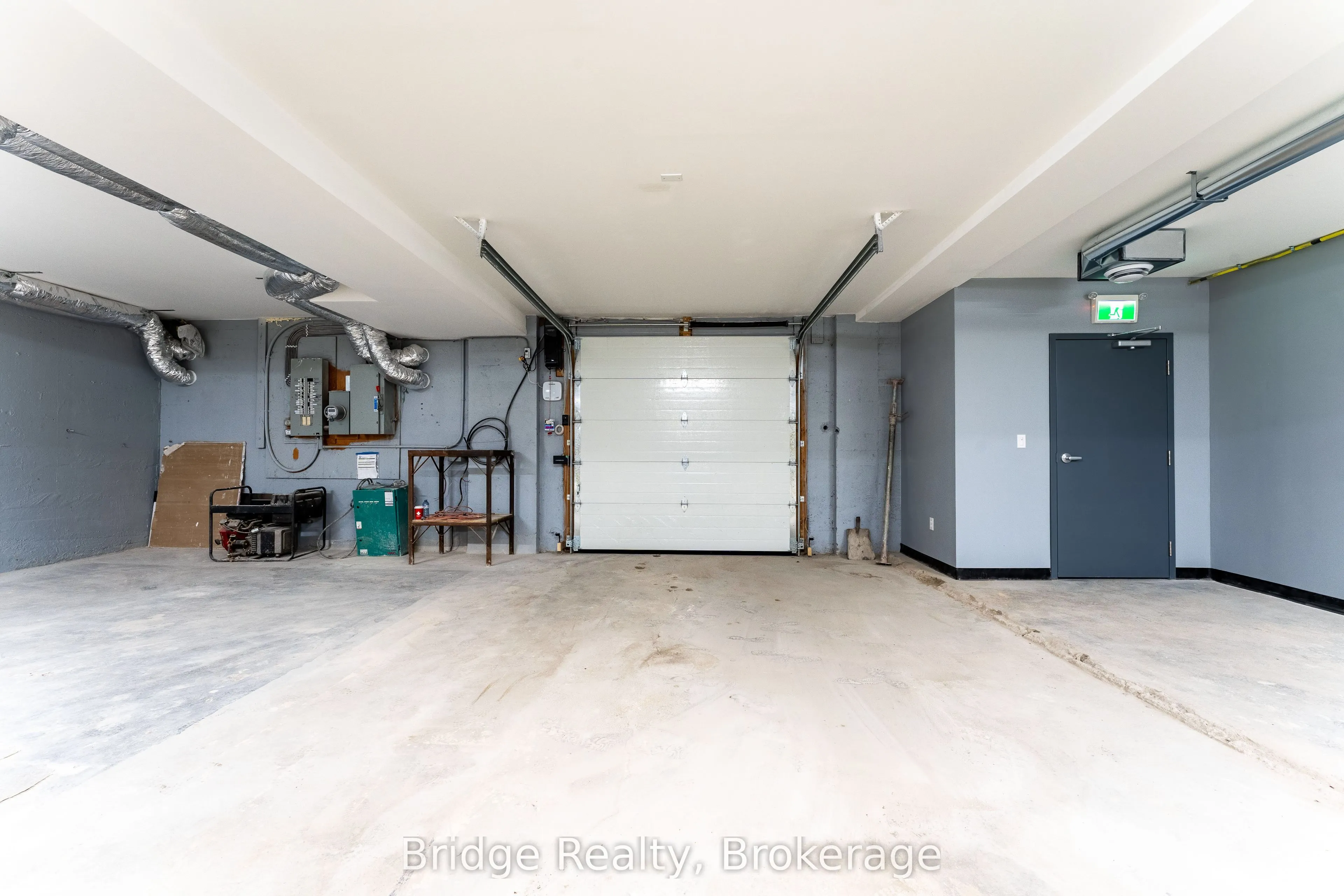 290 Dundas Street