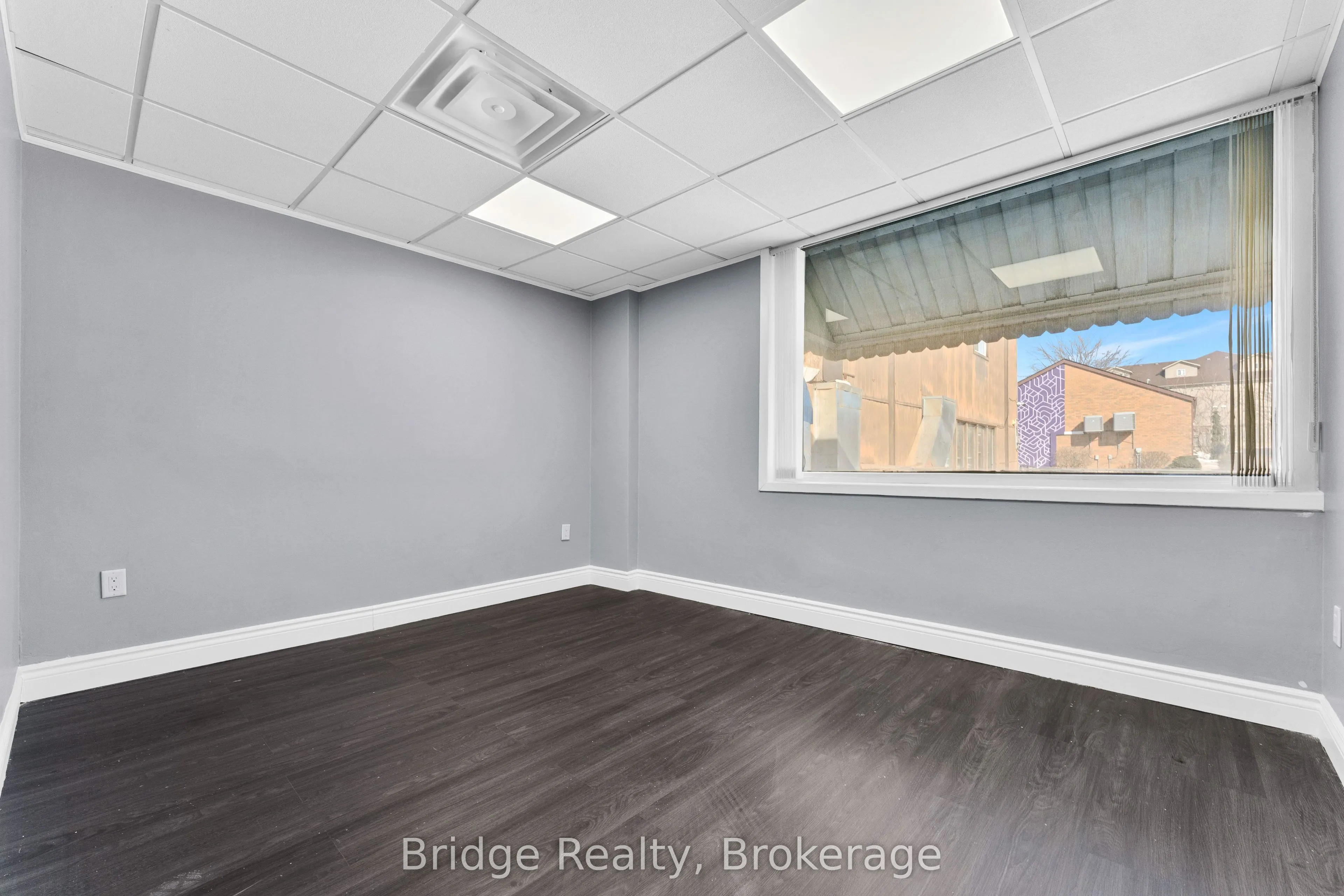 290 Dundas Street