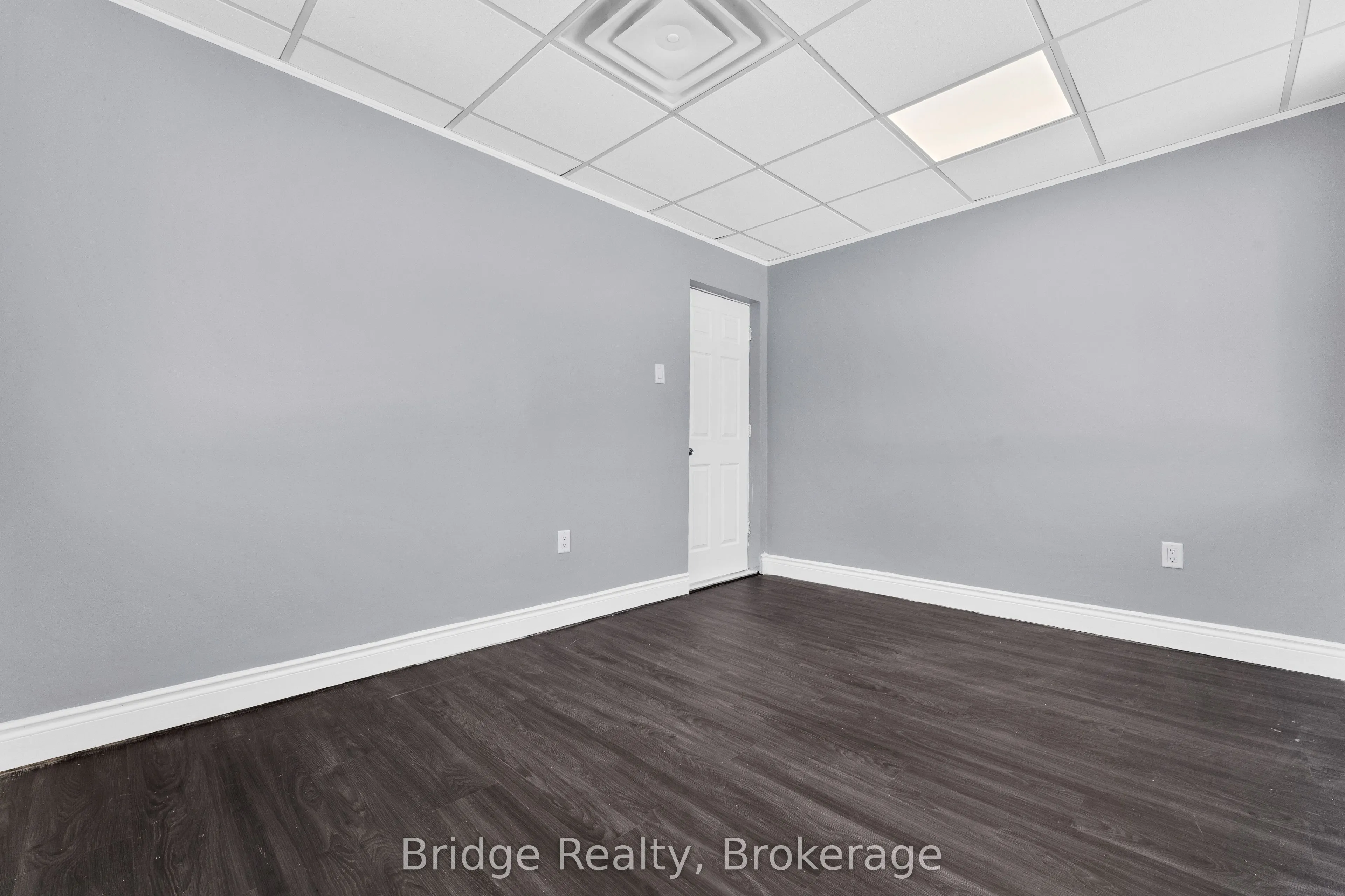 290 Dundas Street