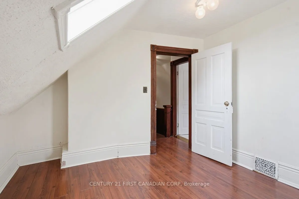 834 Colborne Street