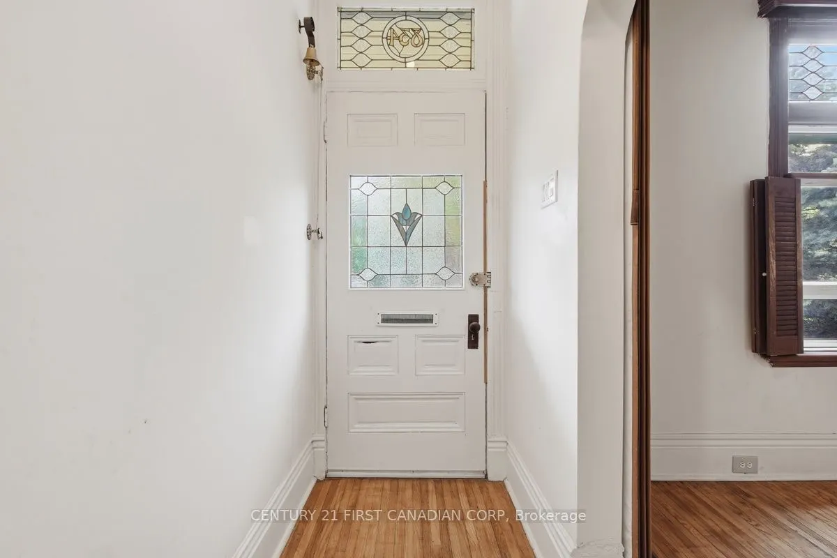834 Colborne Street