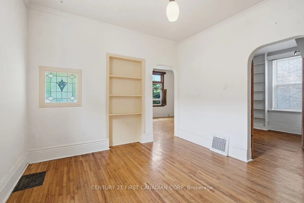 834 Colborne Street