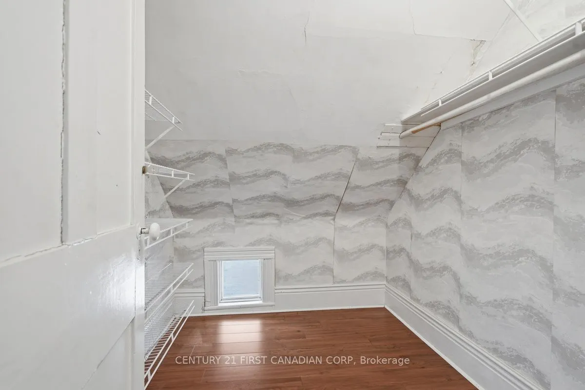 834 Colborne Street