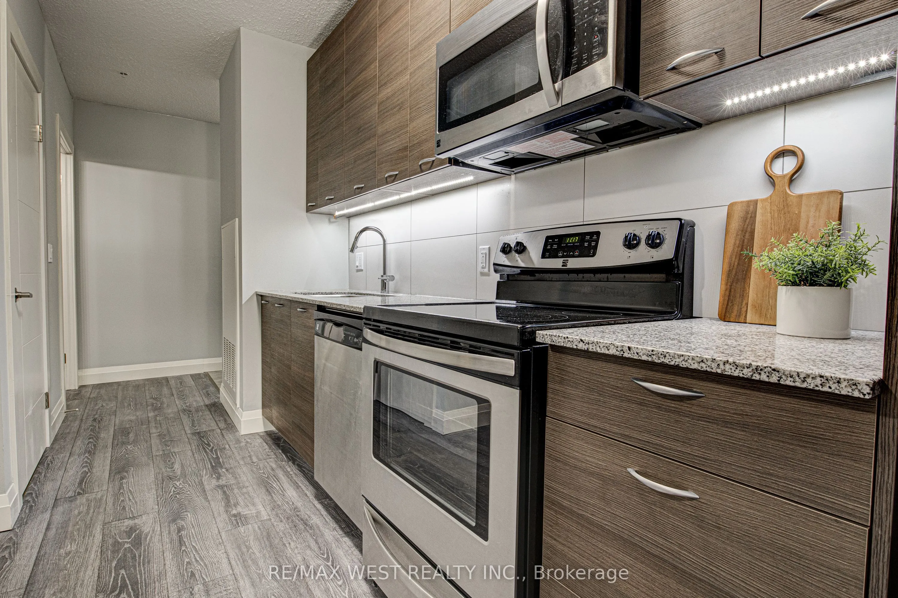 318 Spruce Street #215