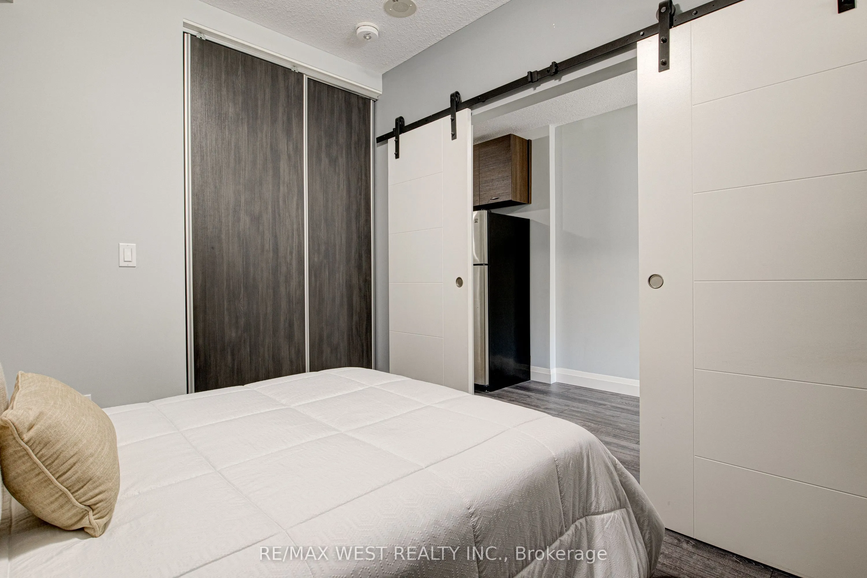 318 Spruce Street #215