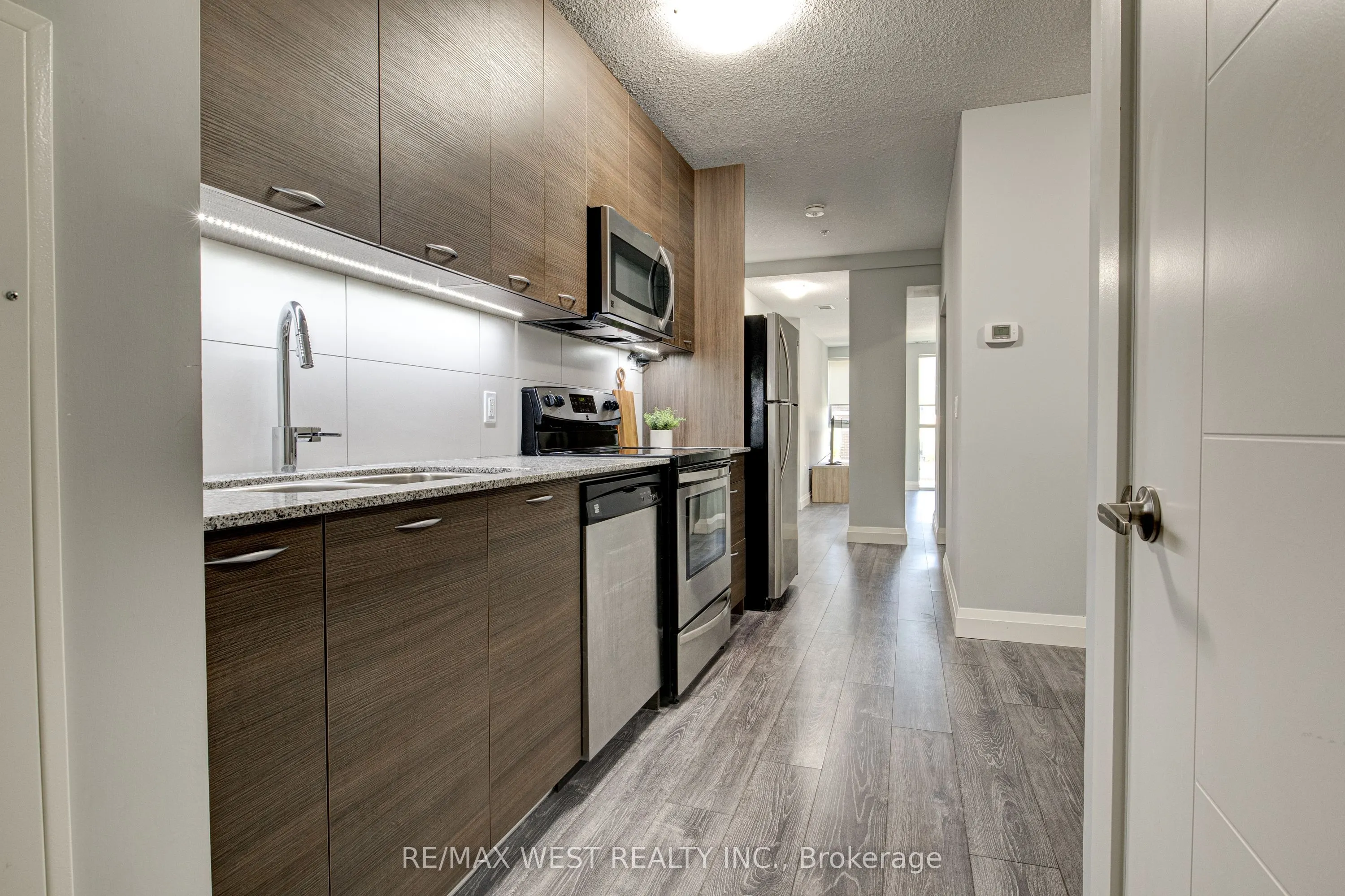 318 Spruce Street #215