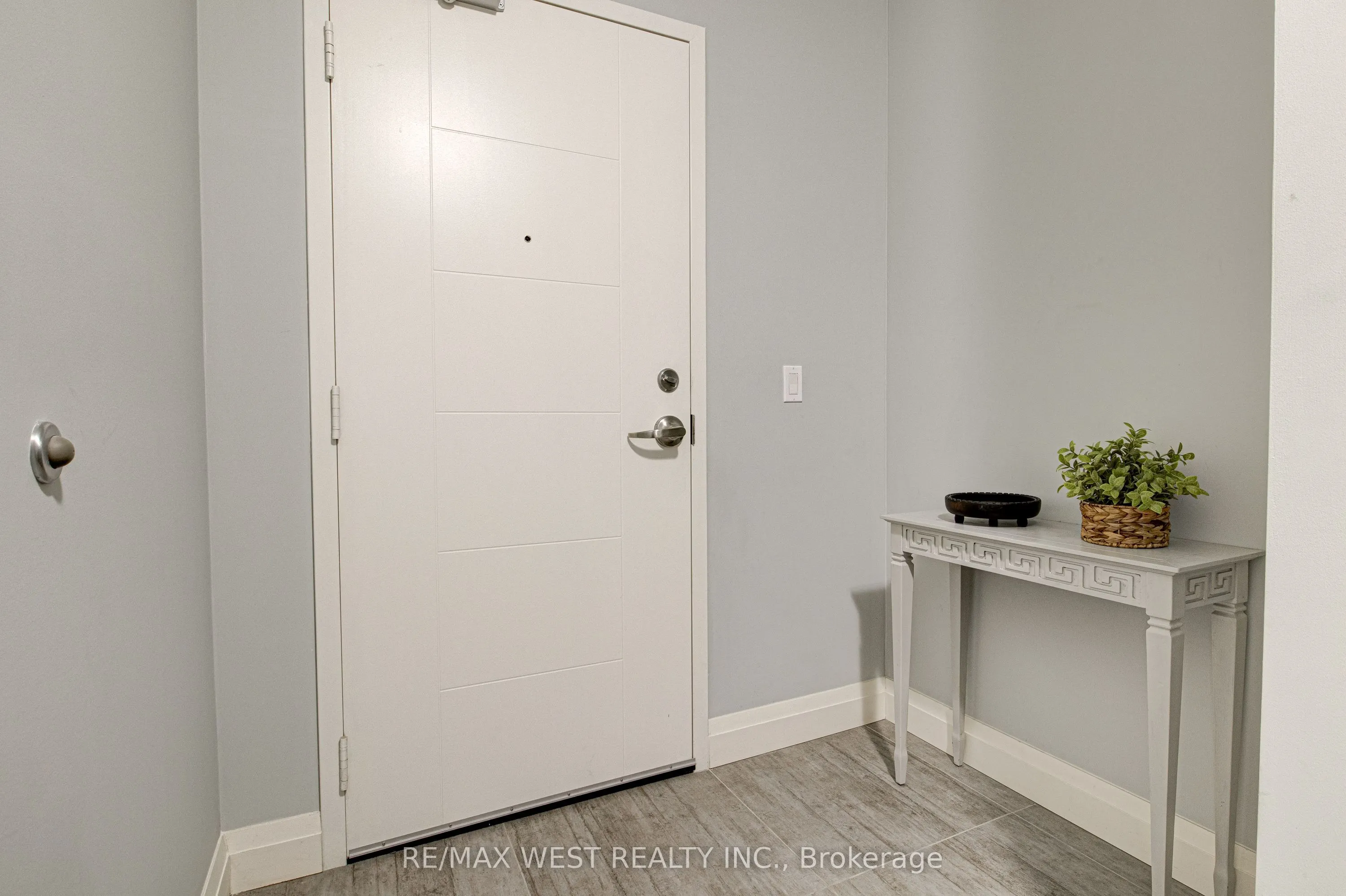 318 Spruce Street #215