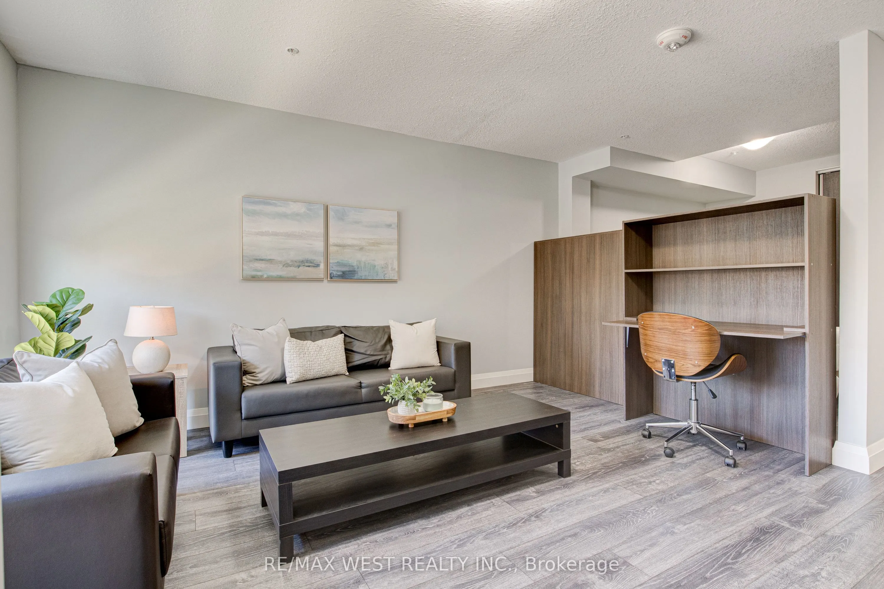 318 Spruce Street #215