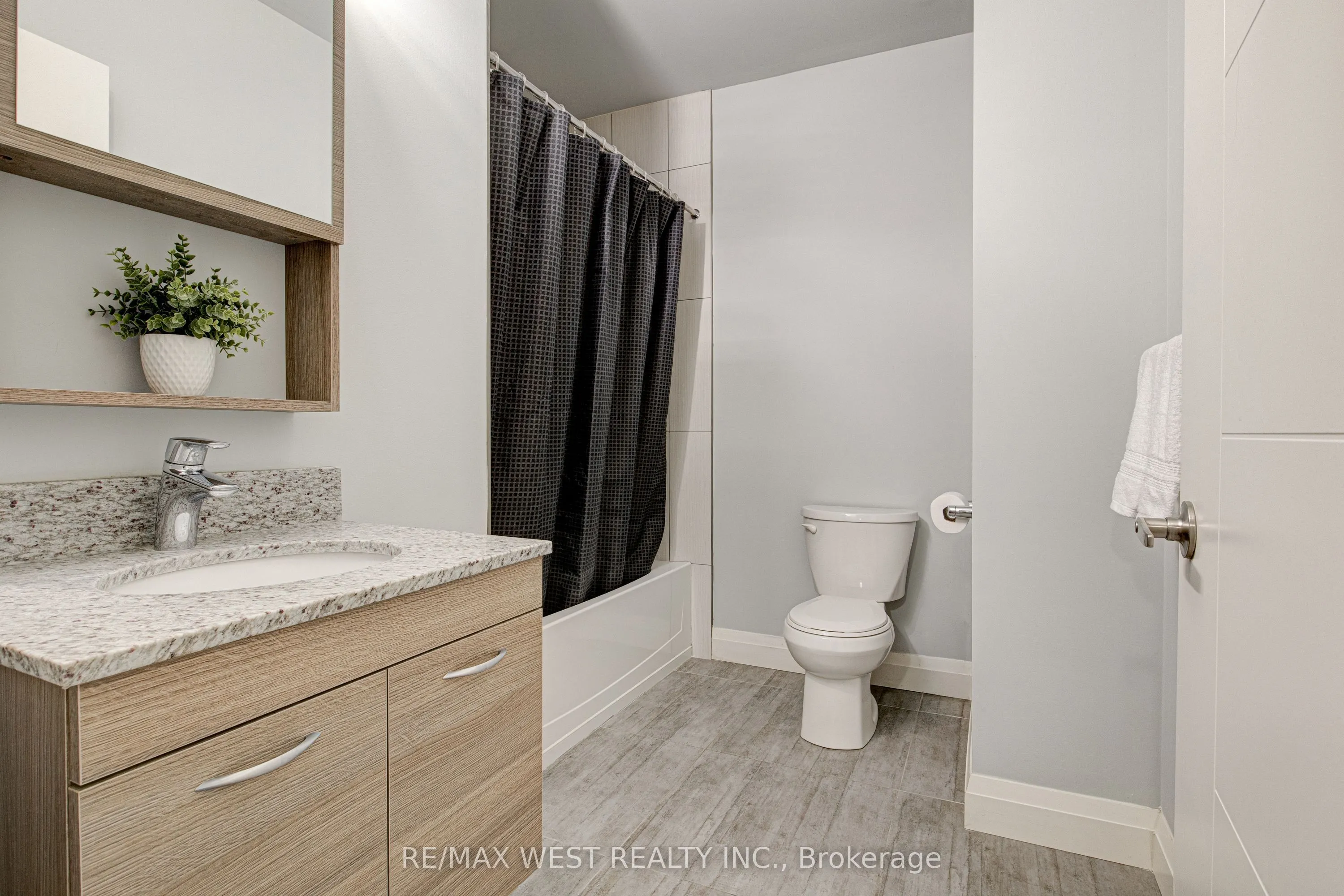 318 Spruce Street #215