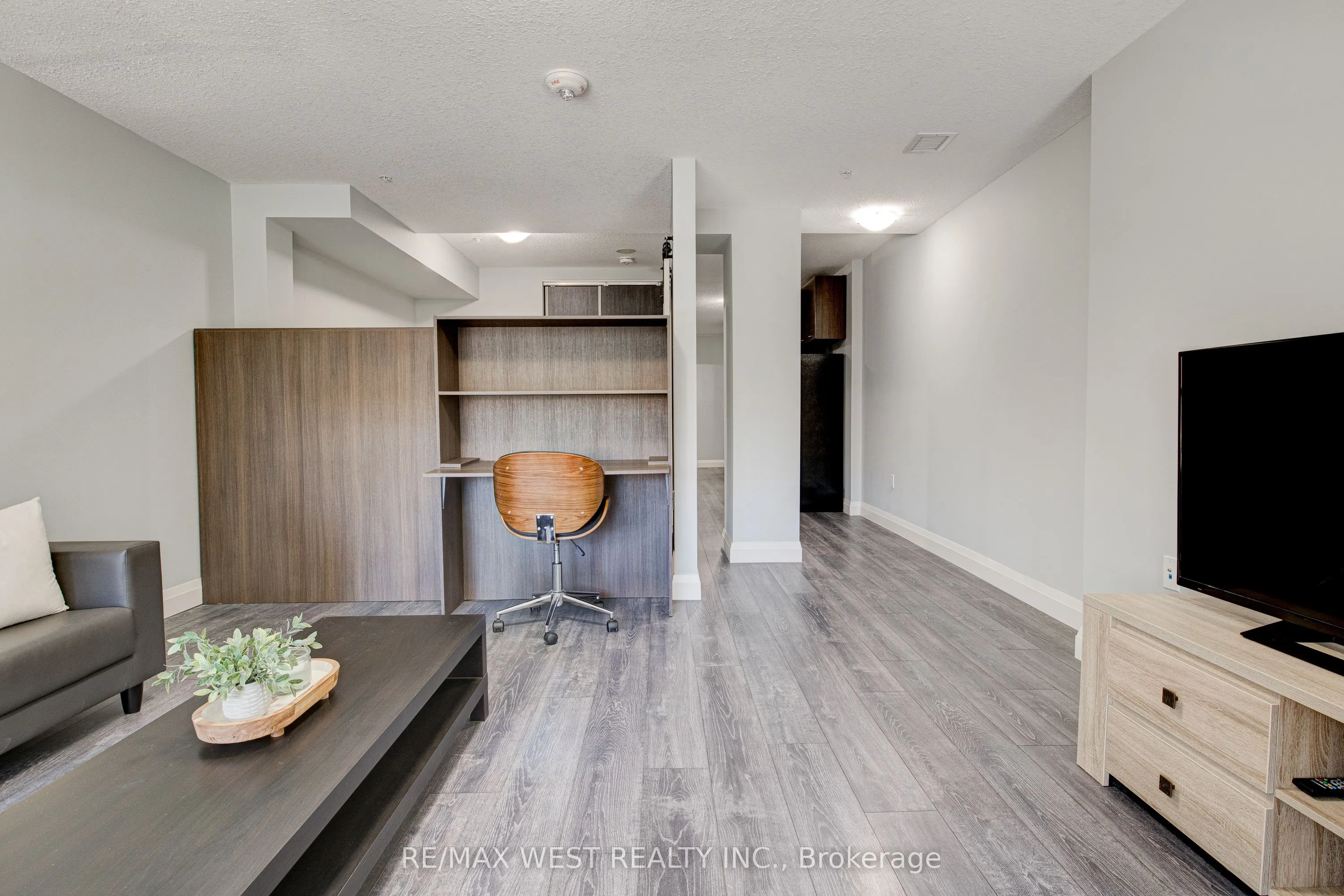 318 Spruce Street #215