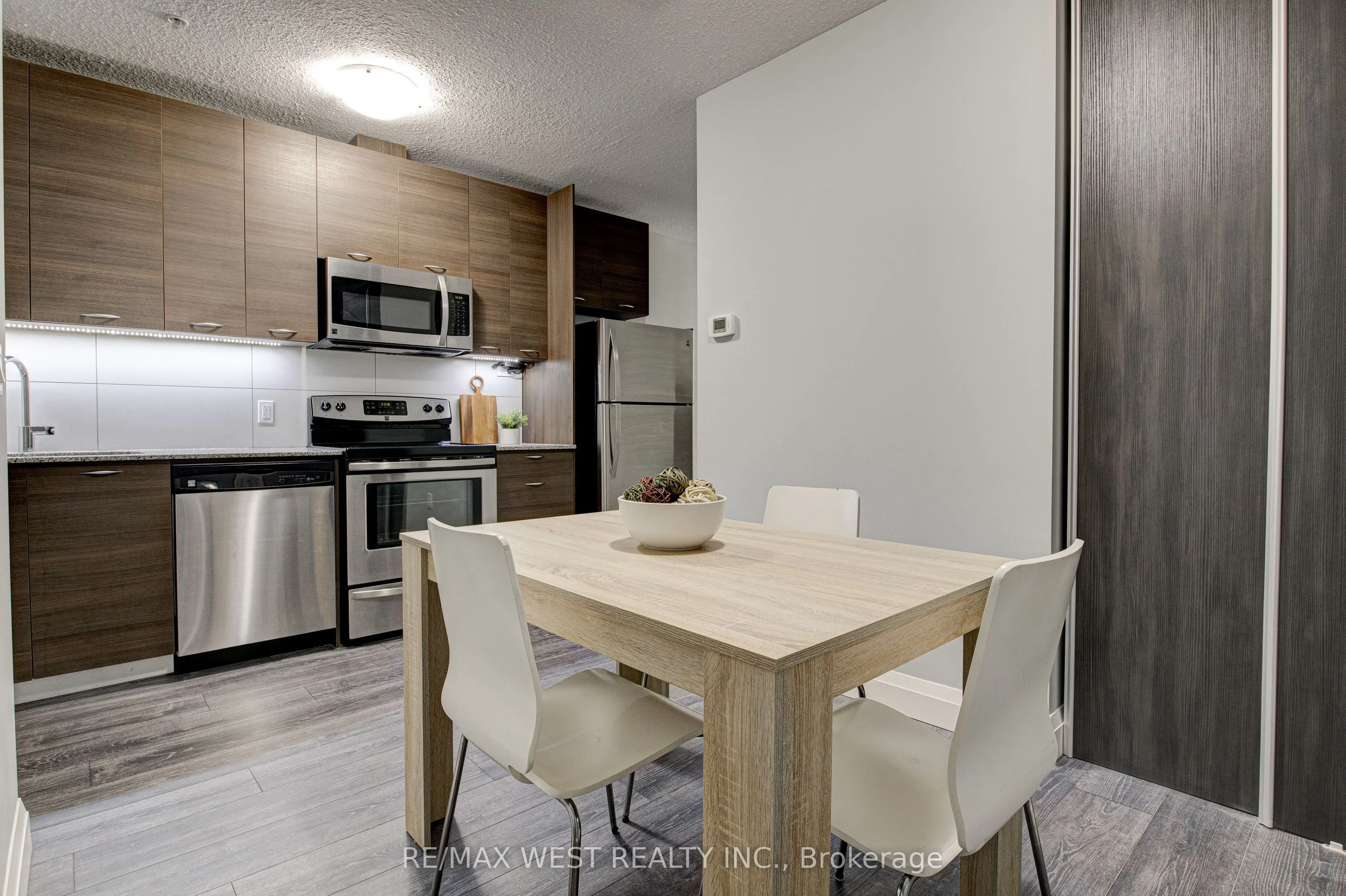 318 Spruce Street #215