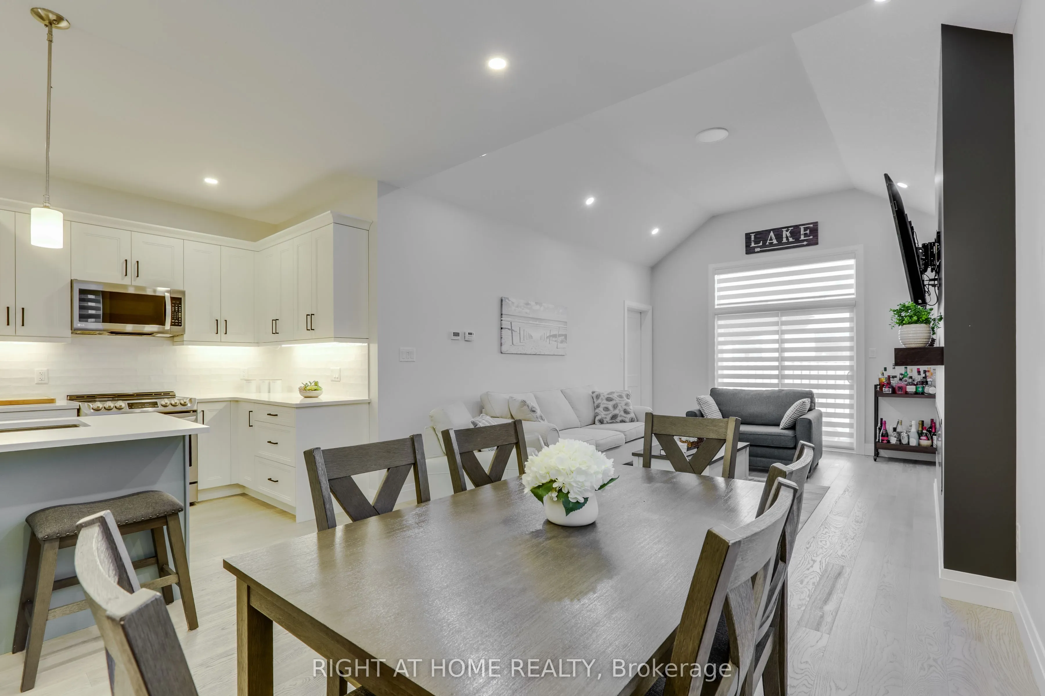 26 Compass Trail