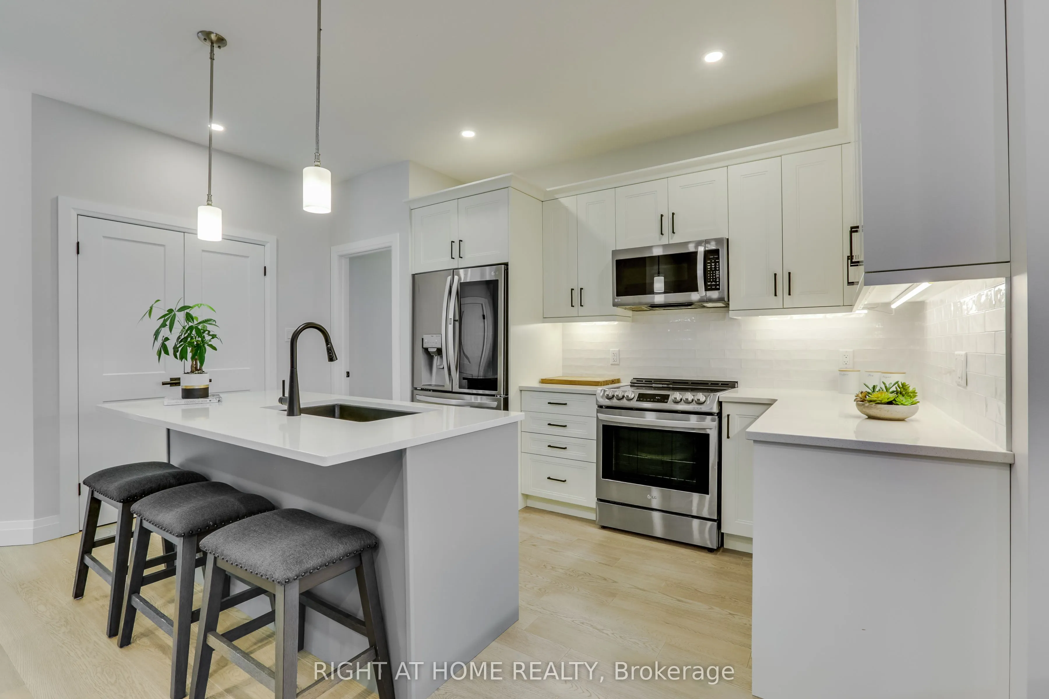 26 Compass Trail