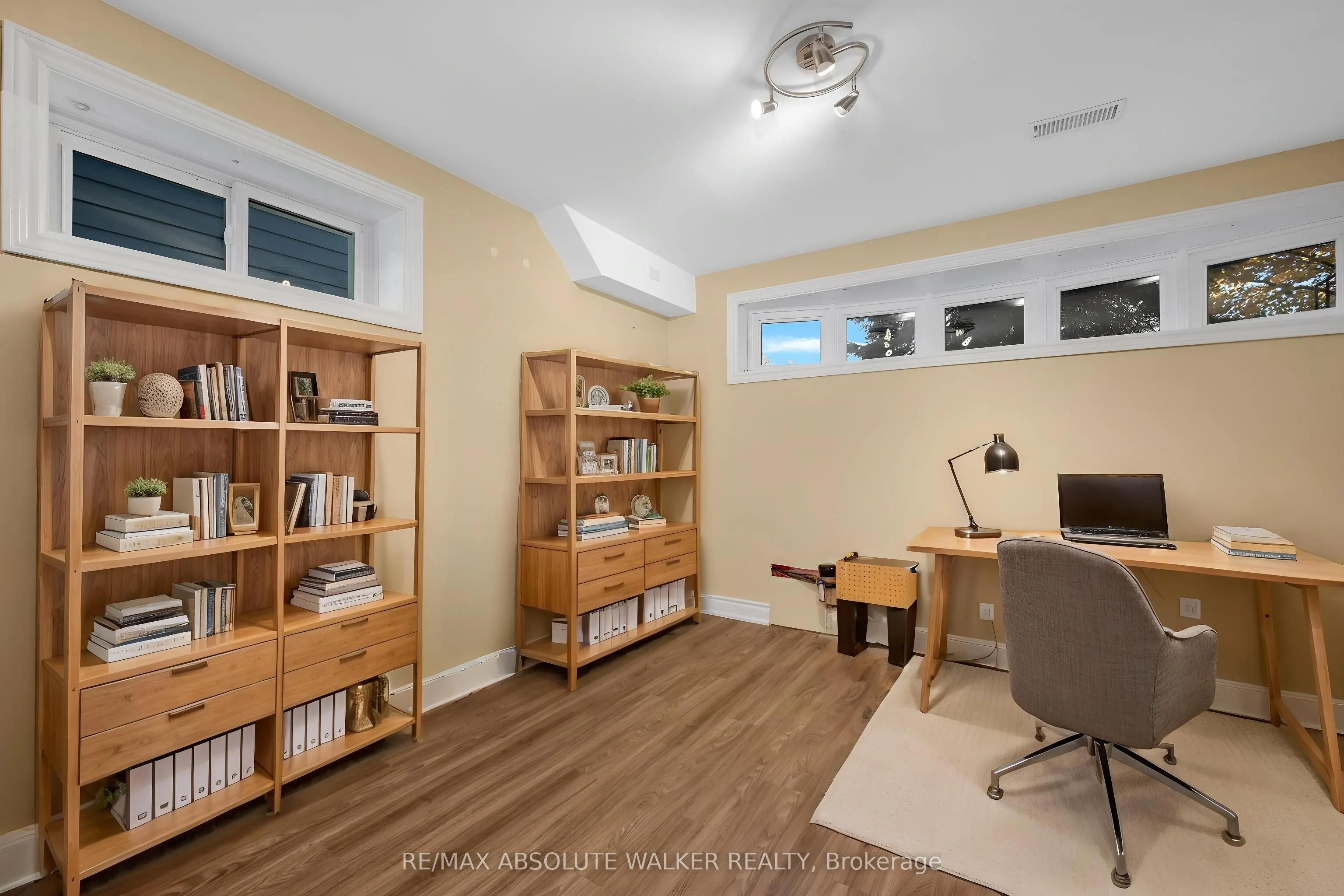 18 Silver Aspen Crescent