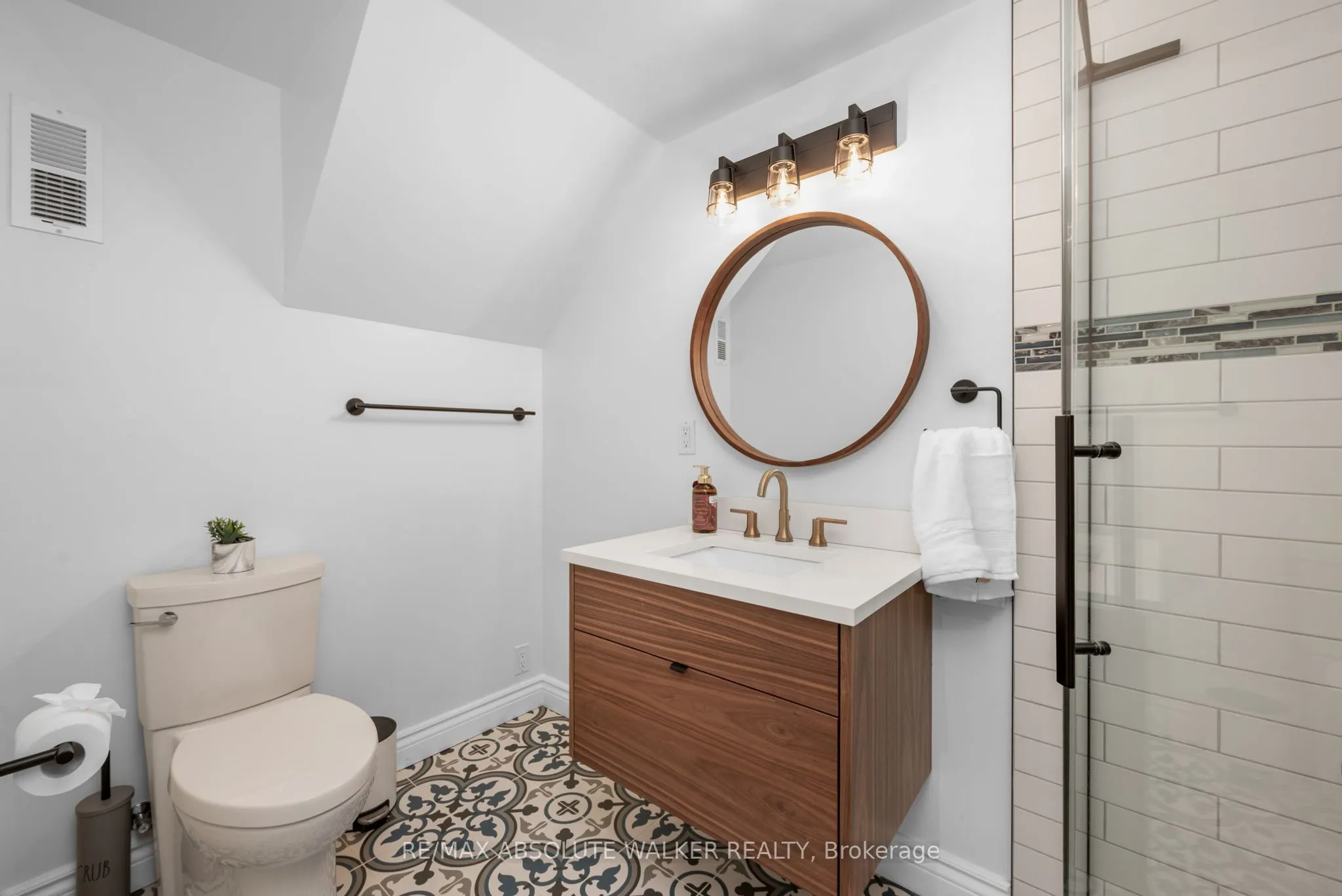 18 Silver Aspen Crescent