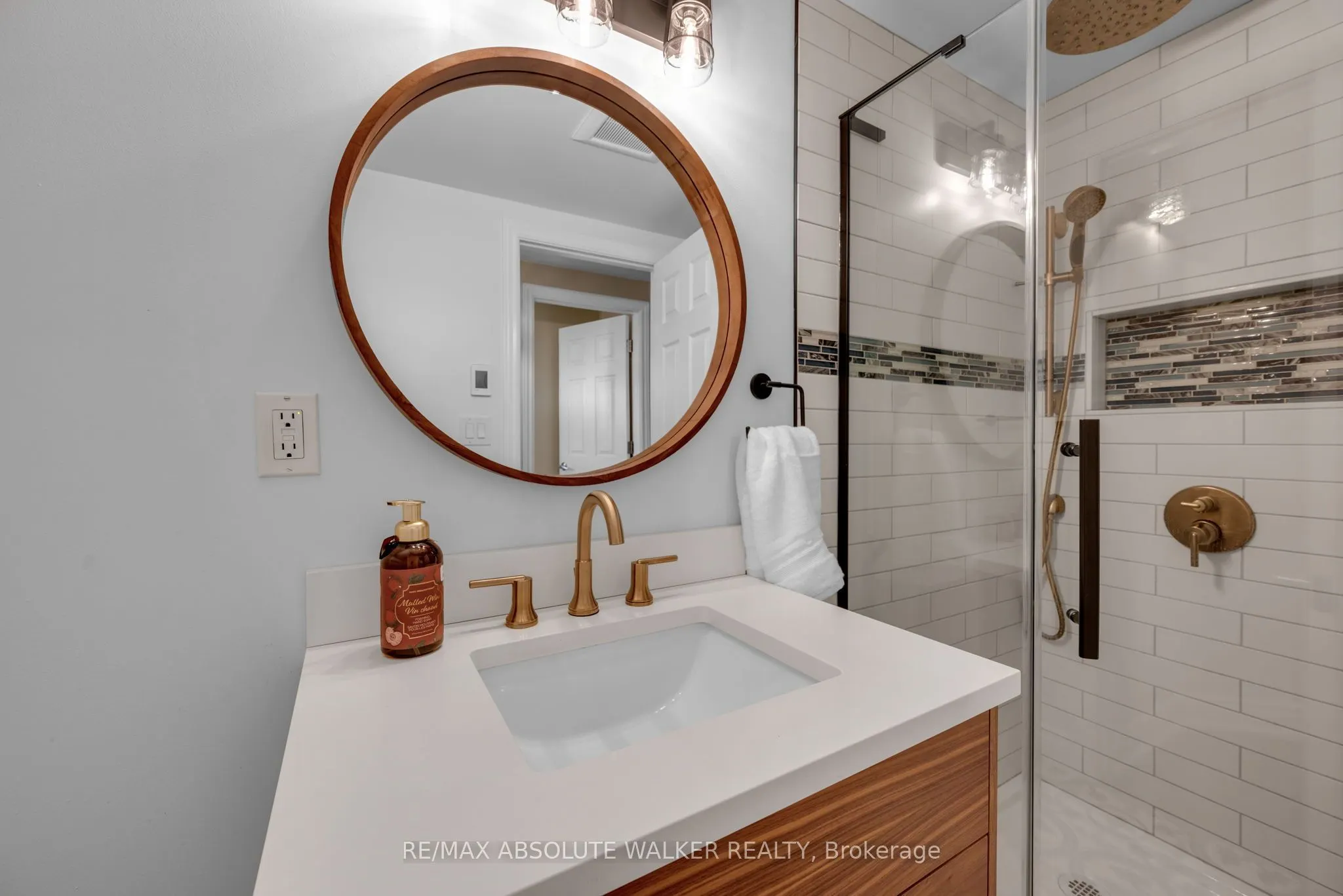 18 Silver Aspen Crescent