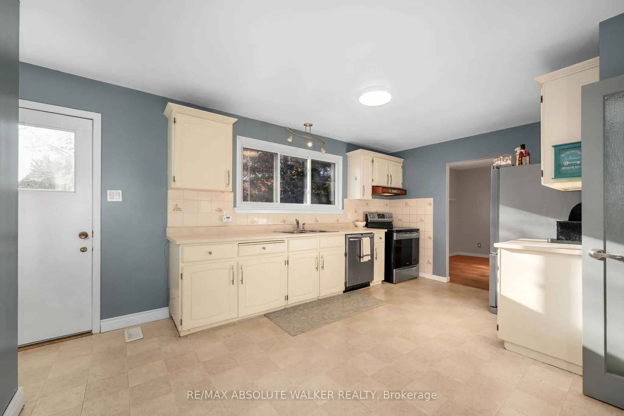 18 Silver Aspen Crescent