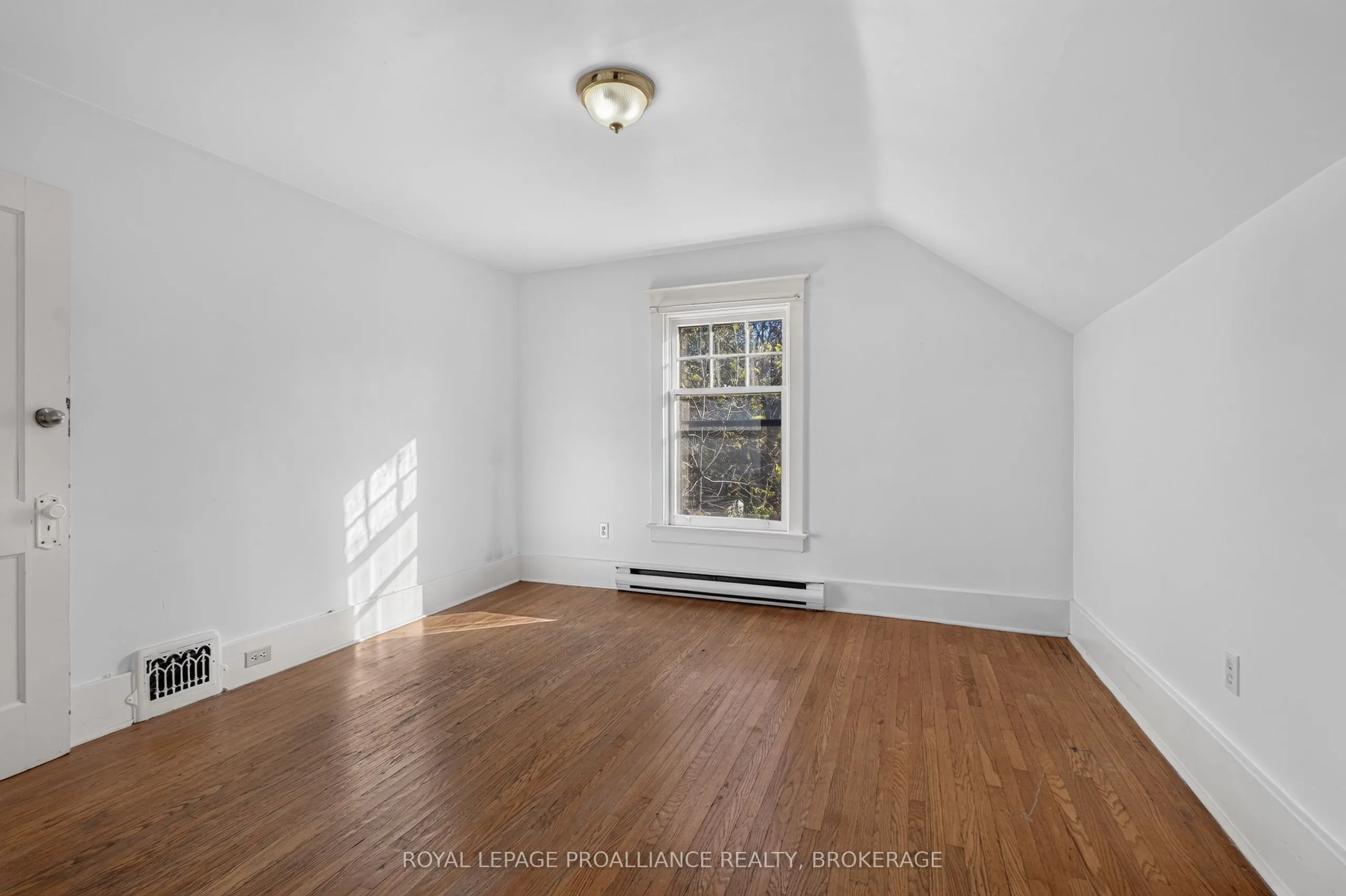 558 Brock Street