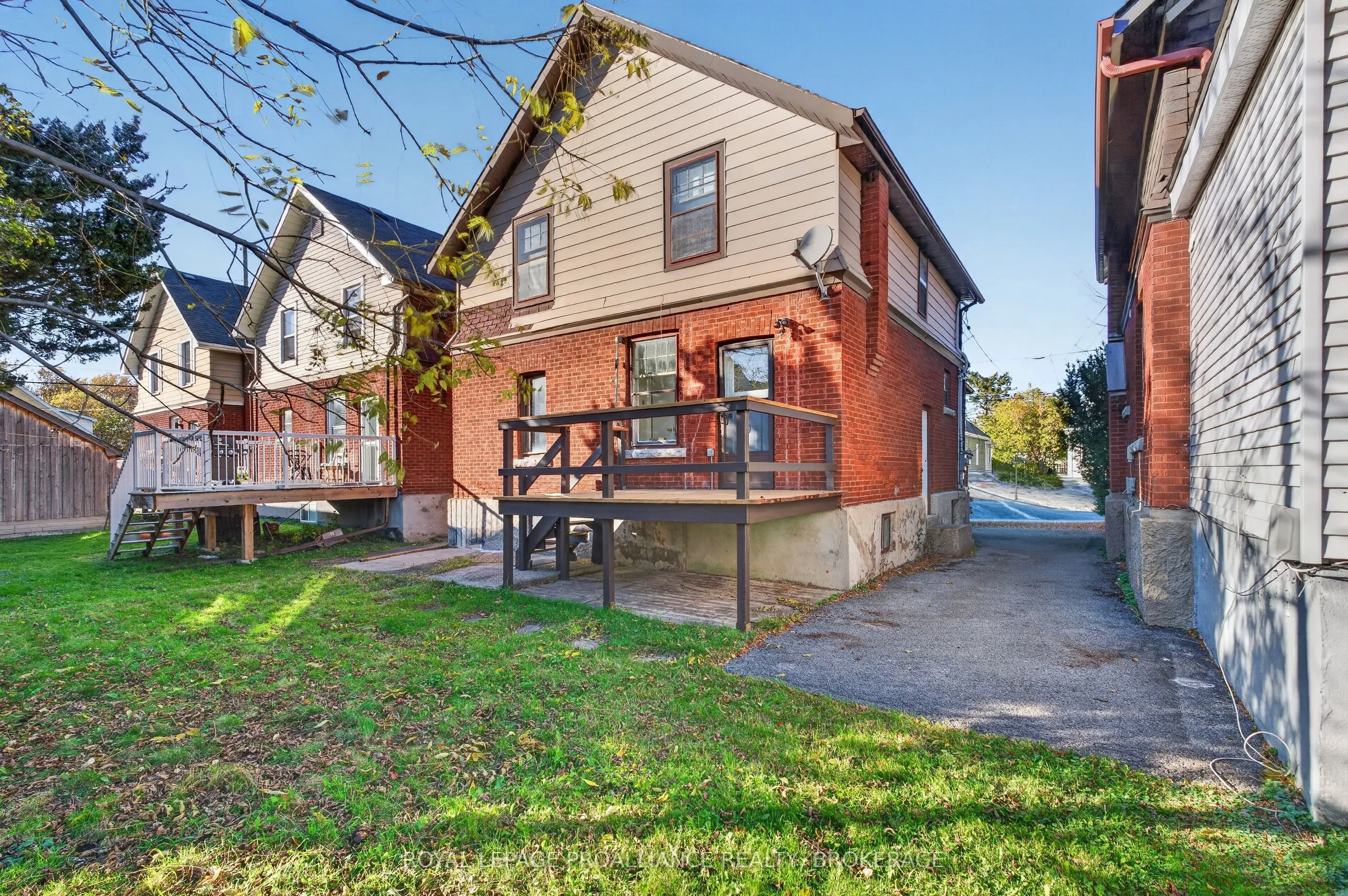 558 Brock Street