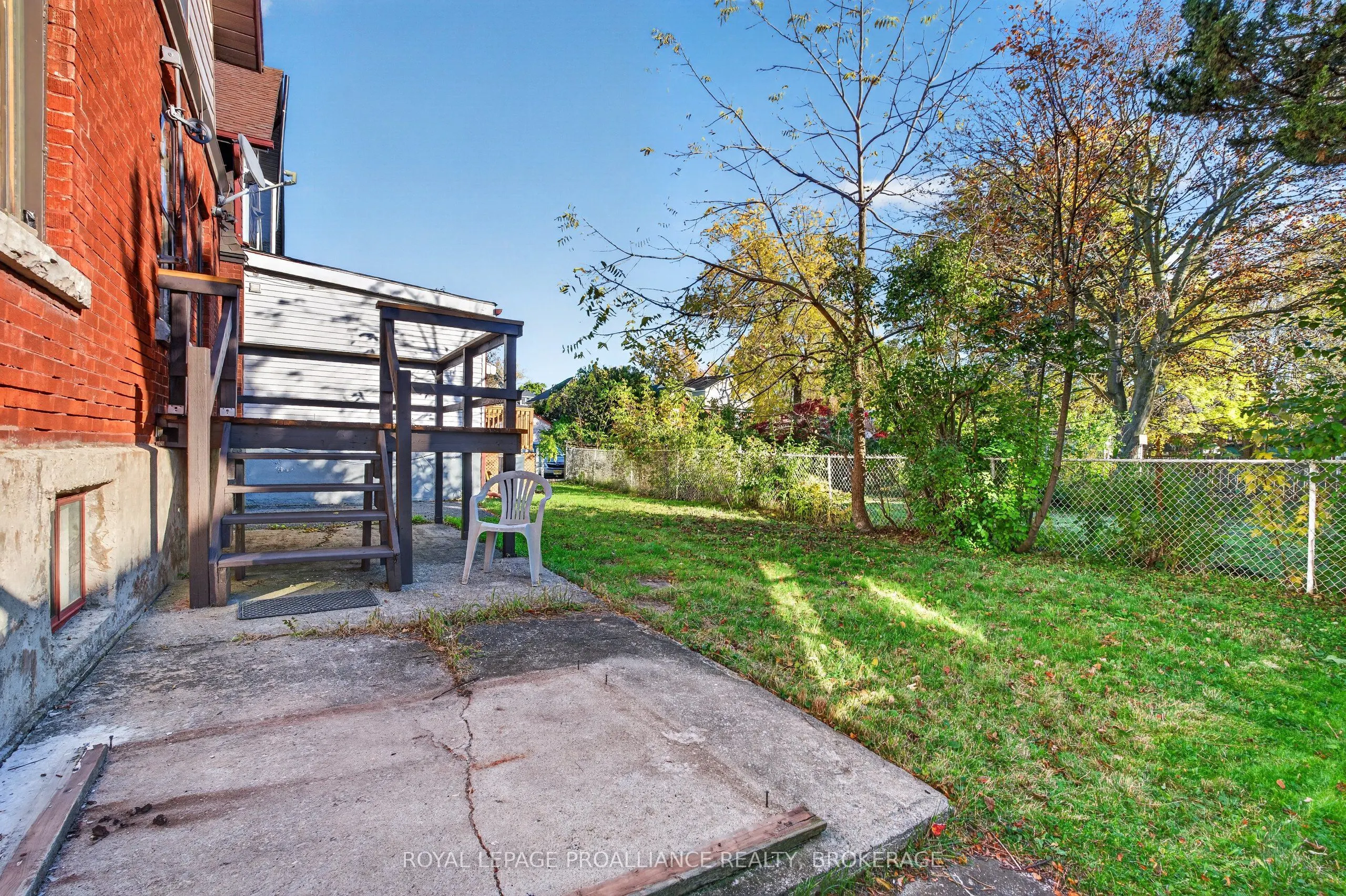 558 Brock Street
