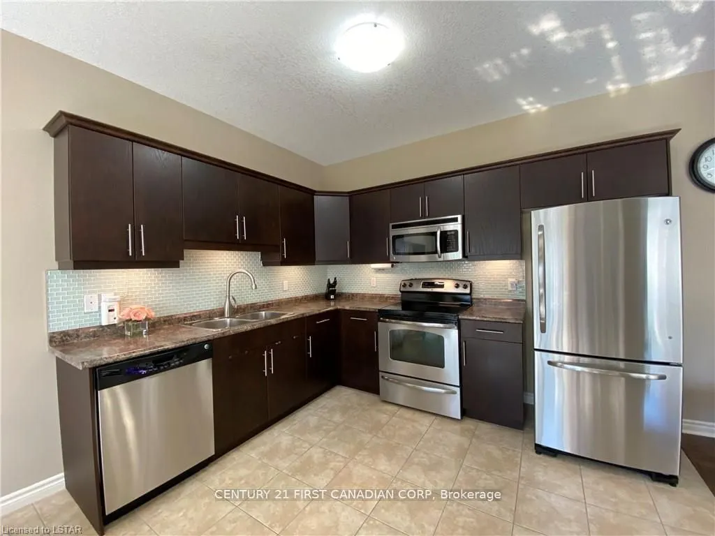 960 BITTERBUSH Crescent #17