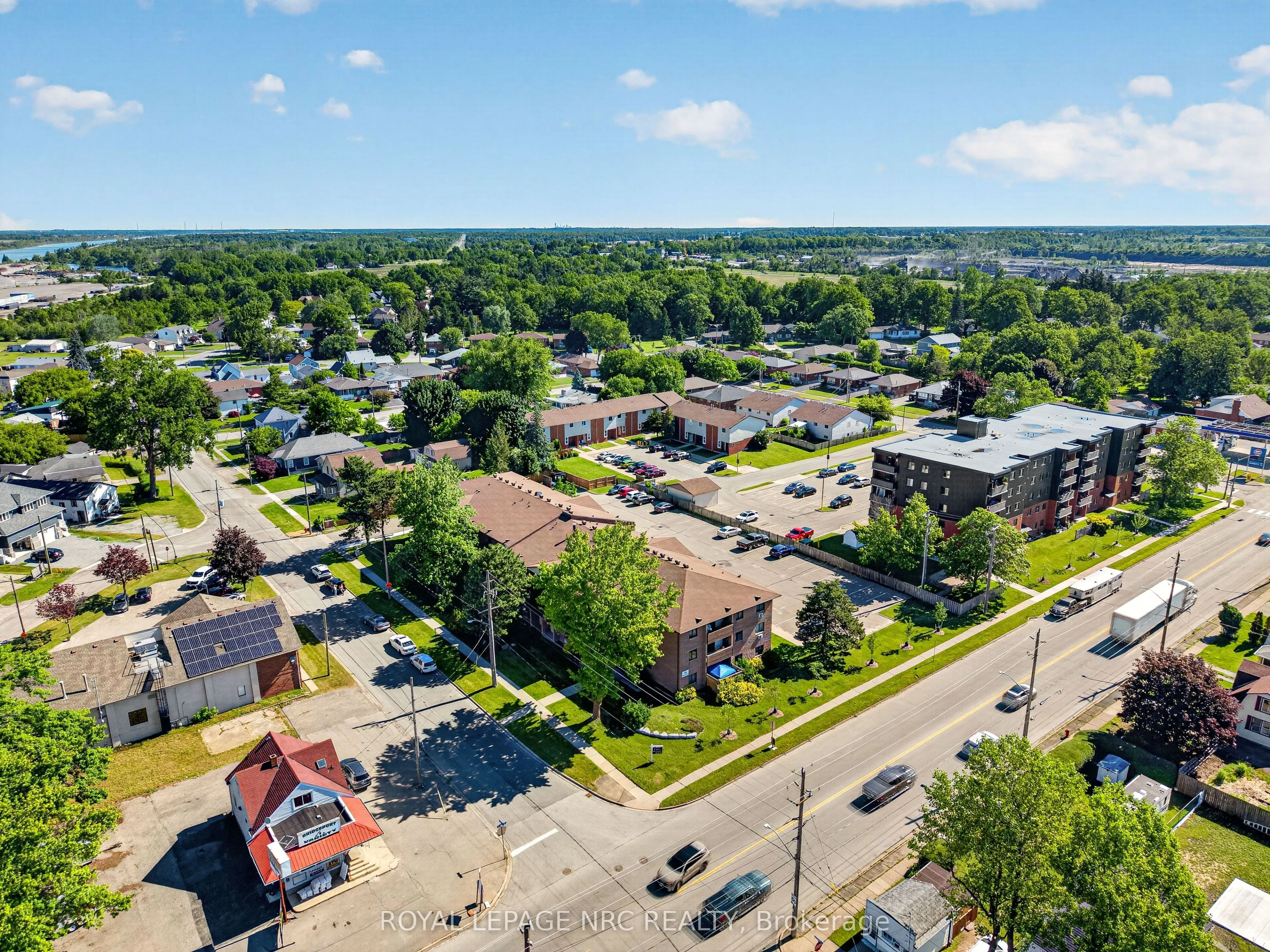 72 Main Street E #327
