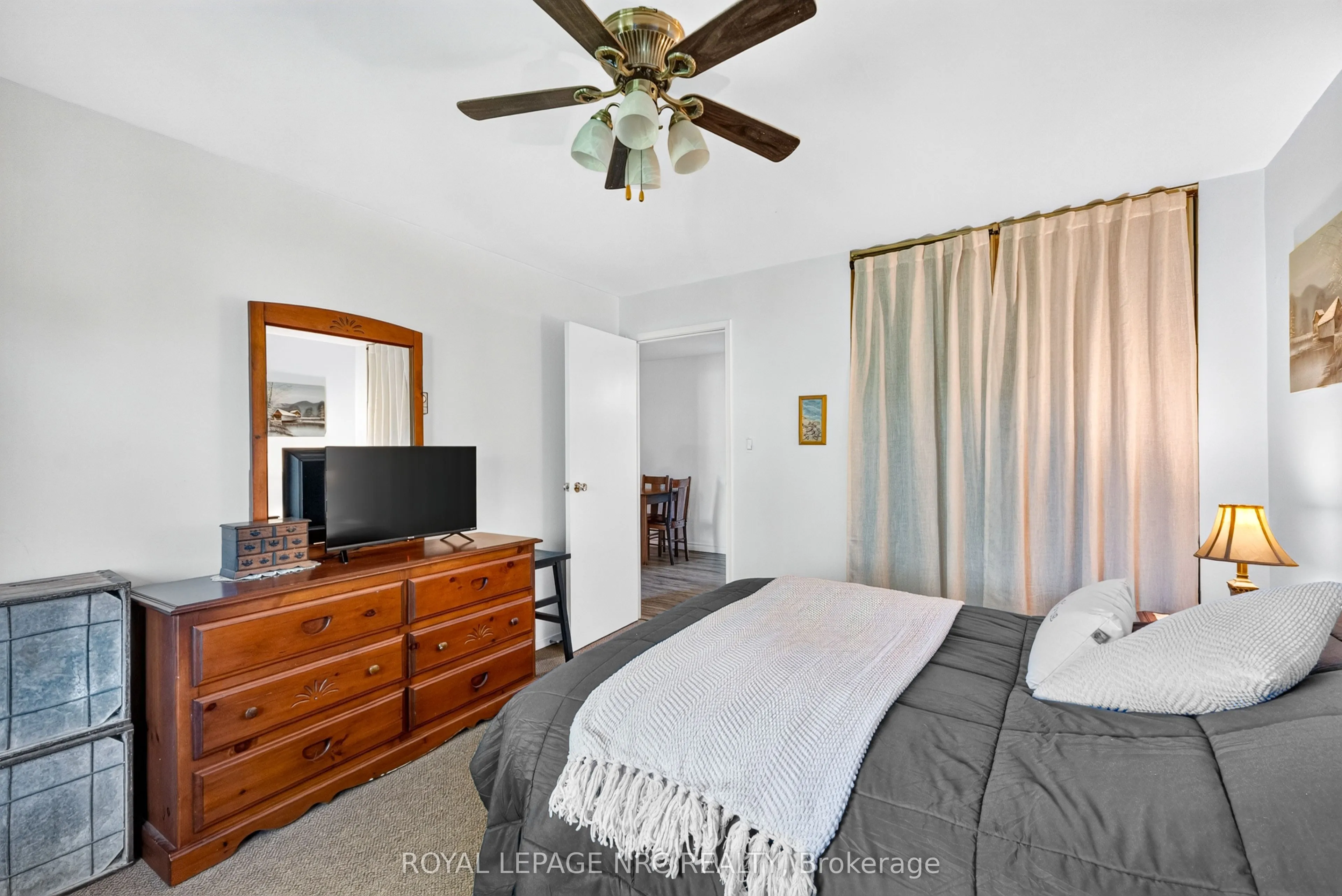 72 Main Street E #327