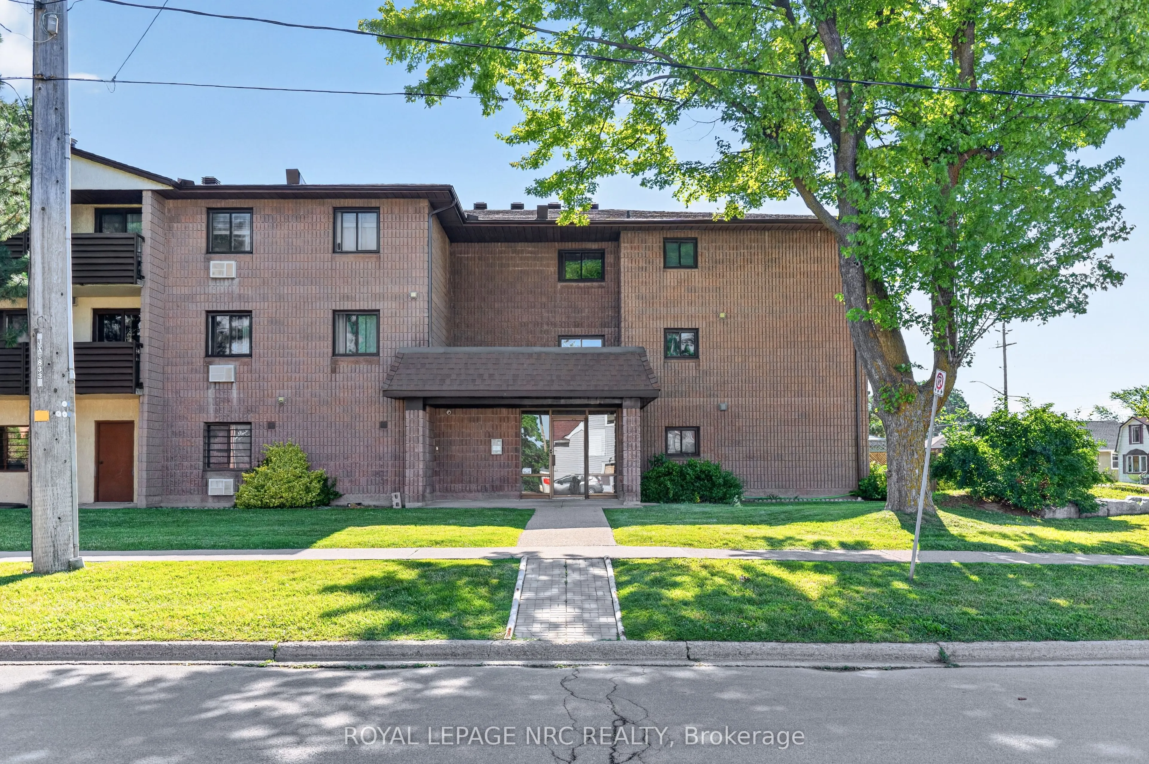 72 Main Street E #327