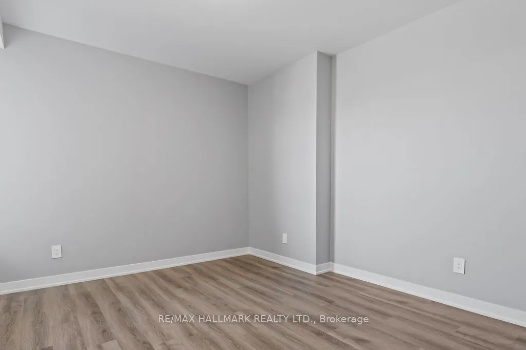 5002 King Street #403