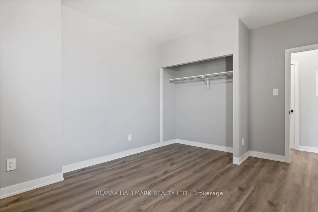 5002 King Street #403