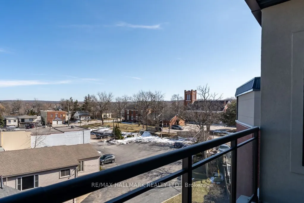 5002 King Street #403