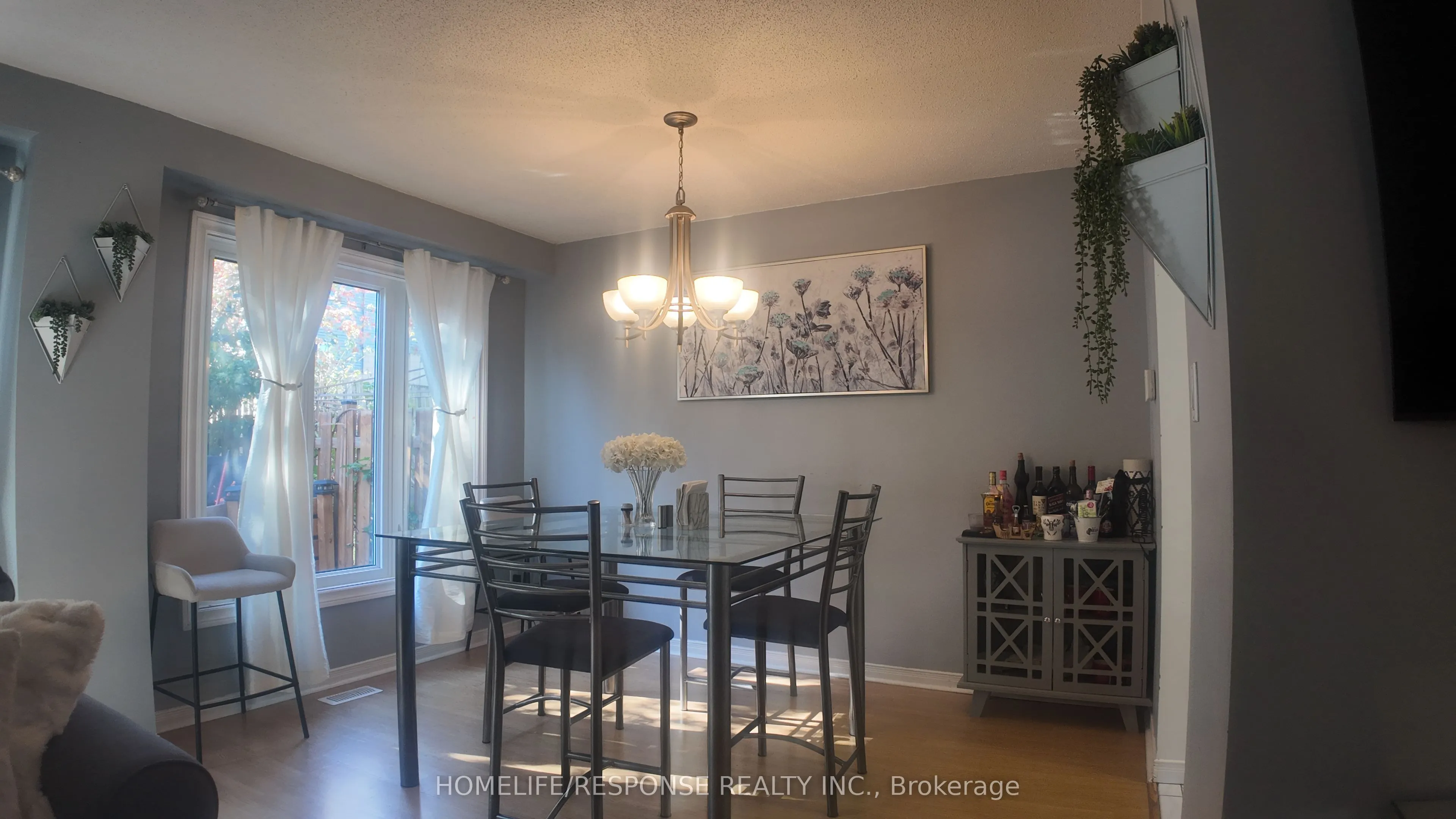 136 ESSLING Avenue