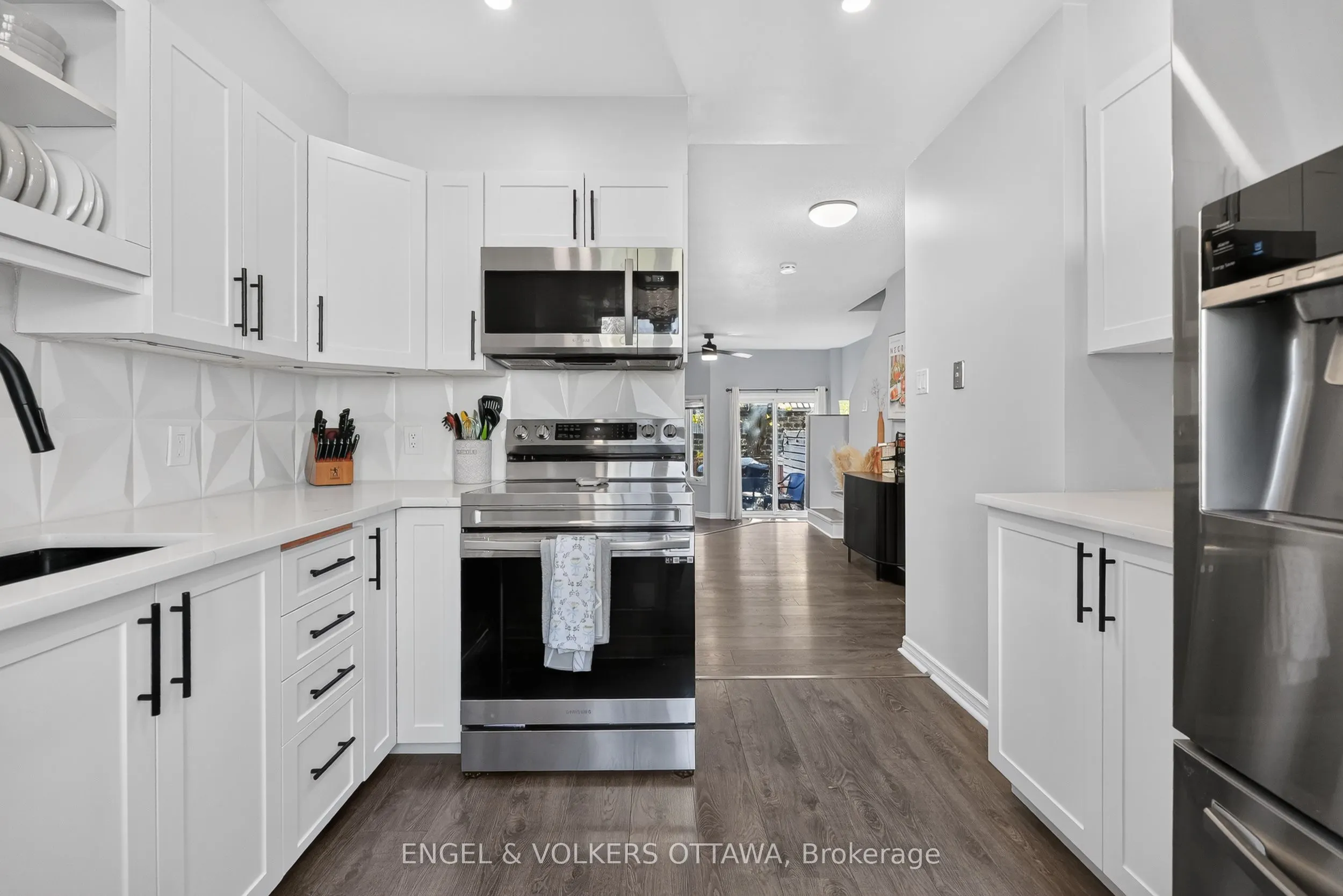 1160 Belanger Avenue #10