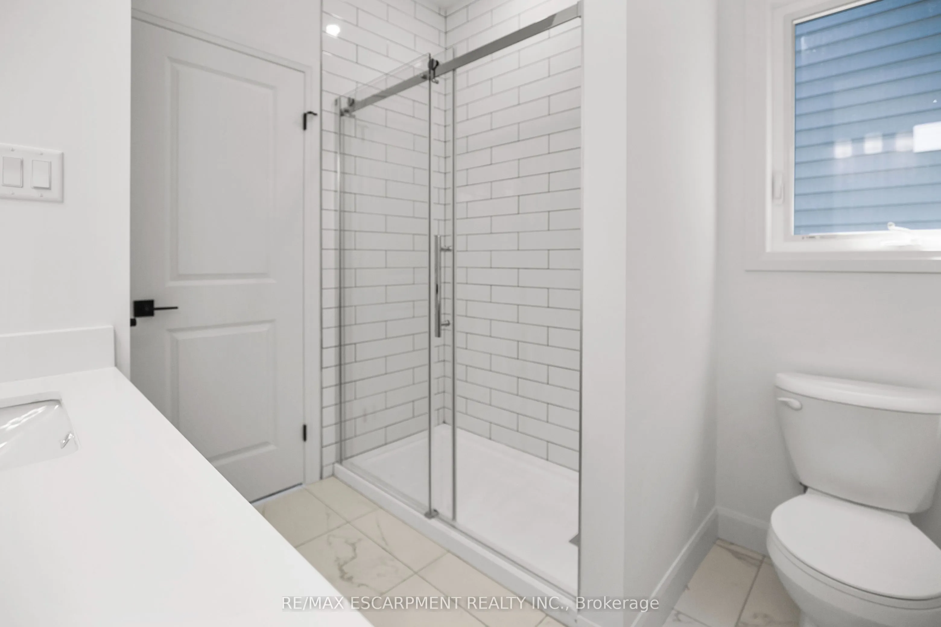26 BEACHWALK Crescent