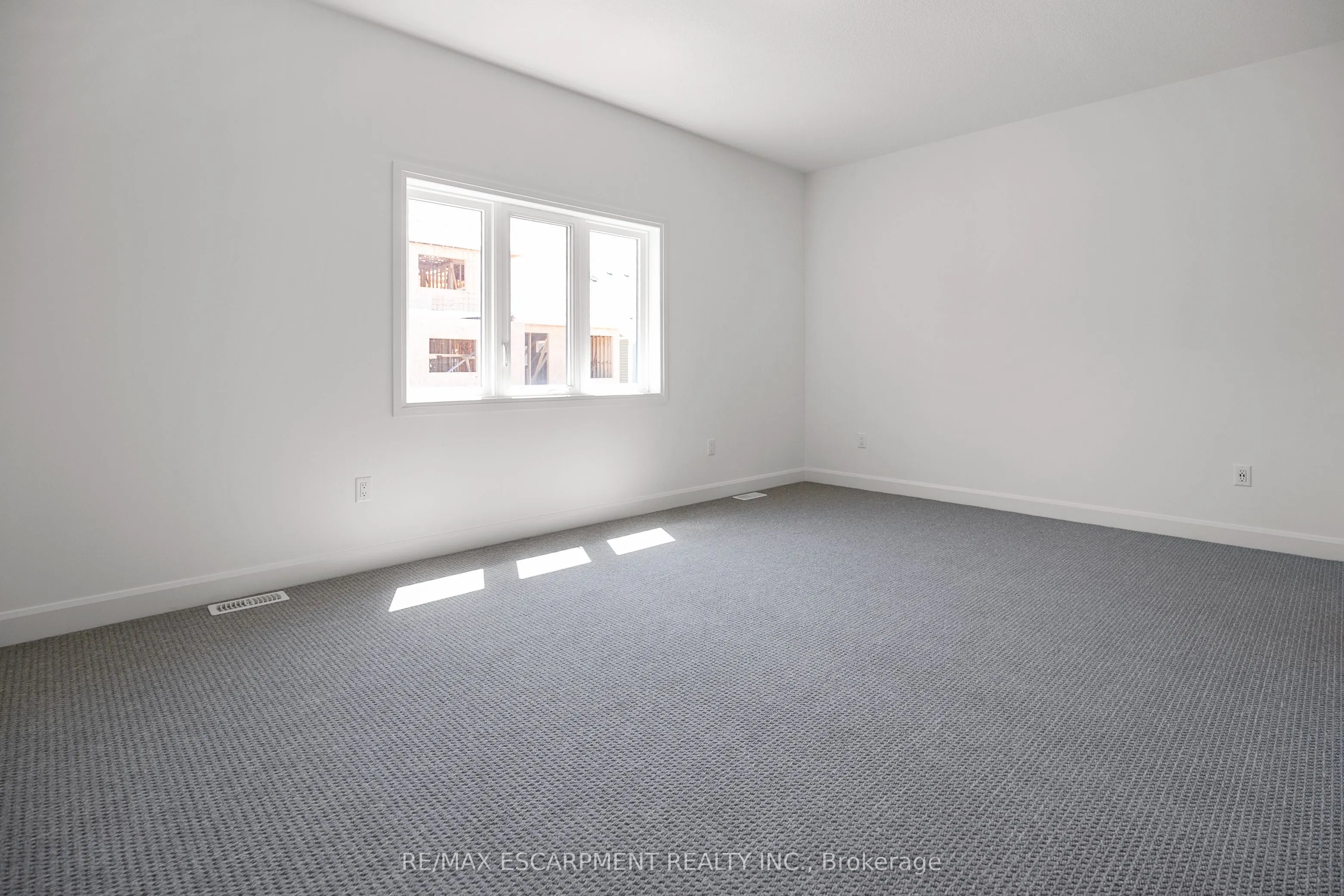 26 BEACHWALK Crescent