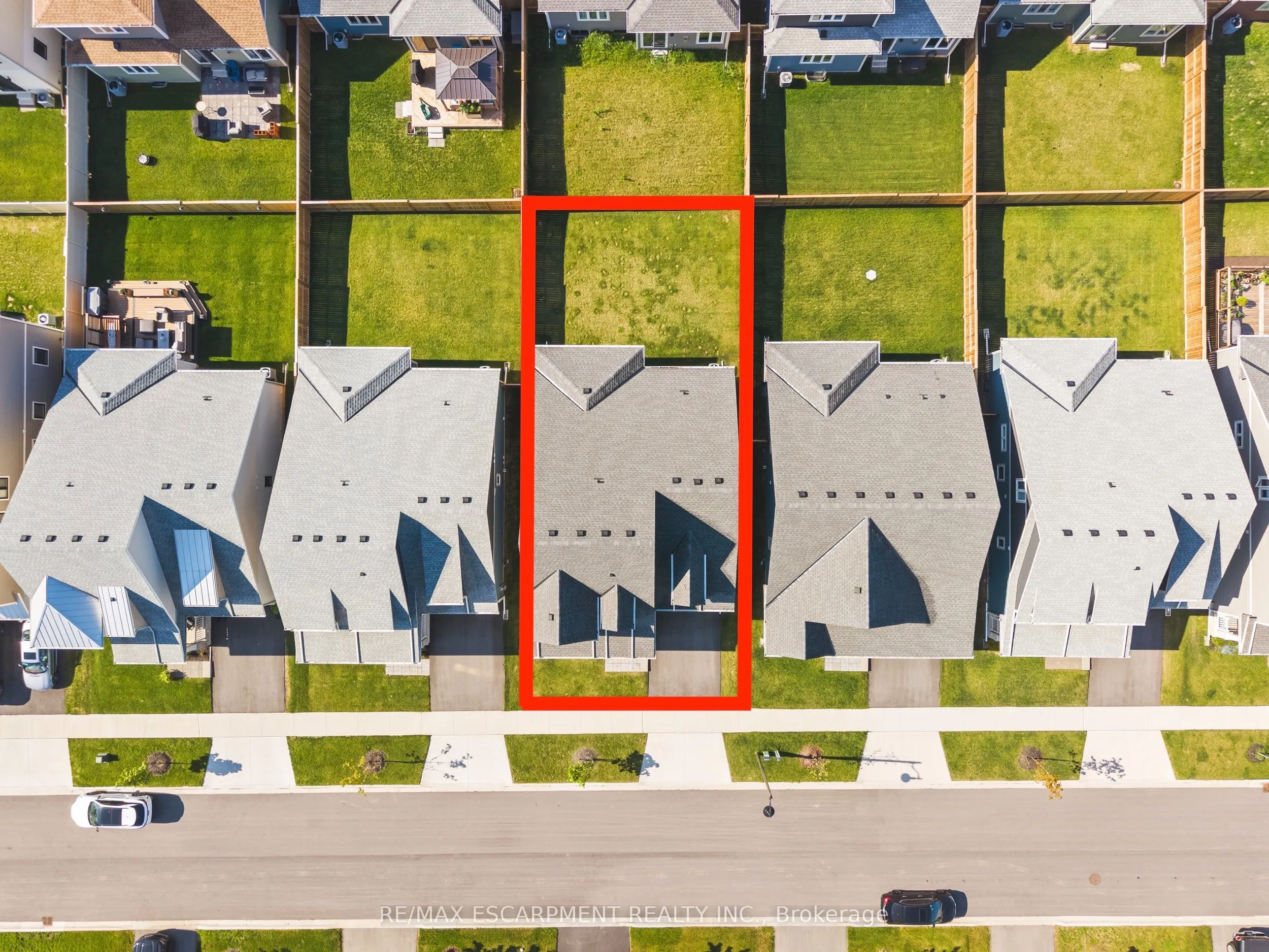 26 BEACHWALK Crescent