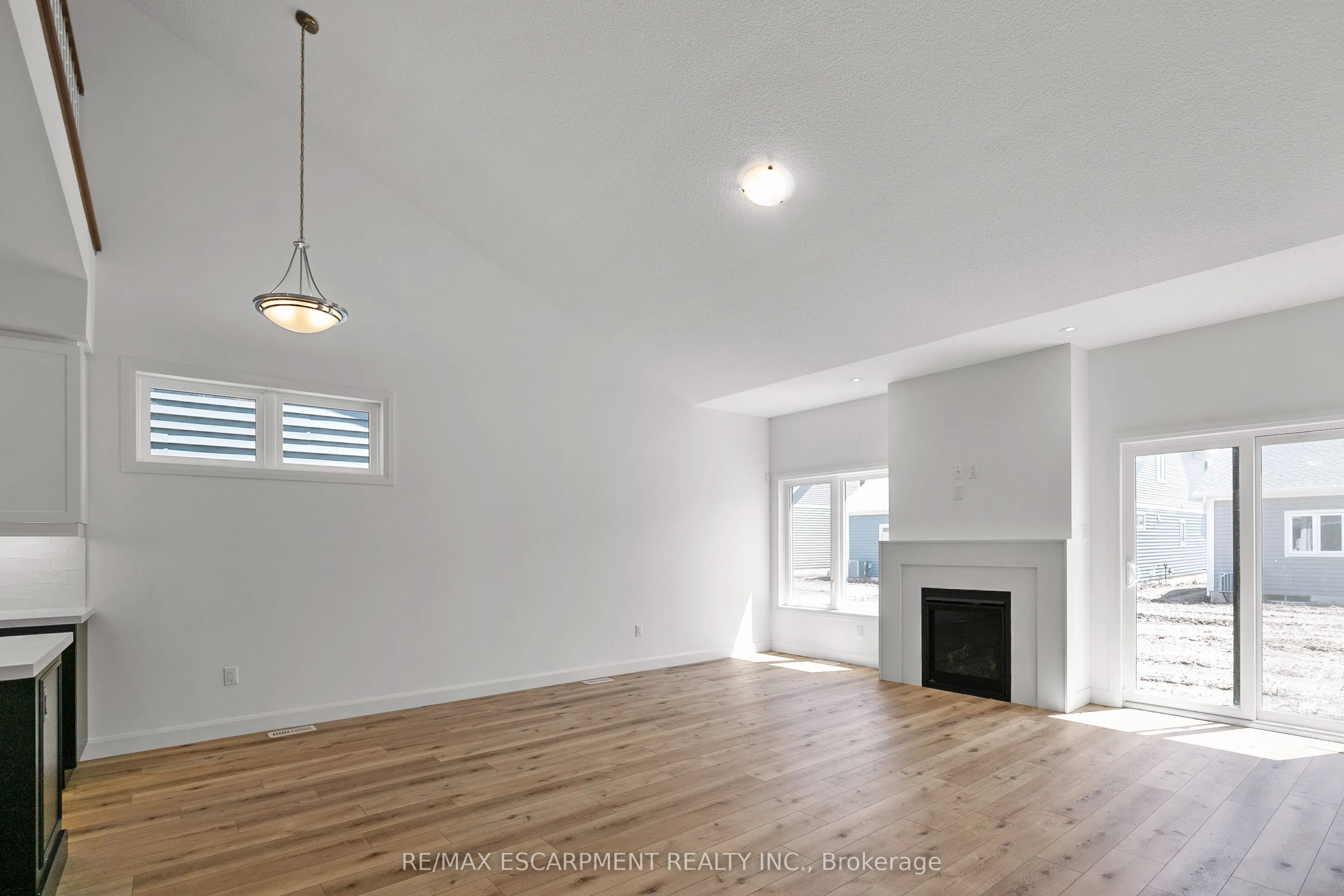 26 BEACHWALK Crescent