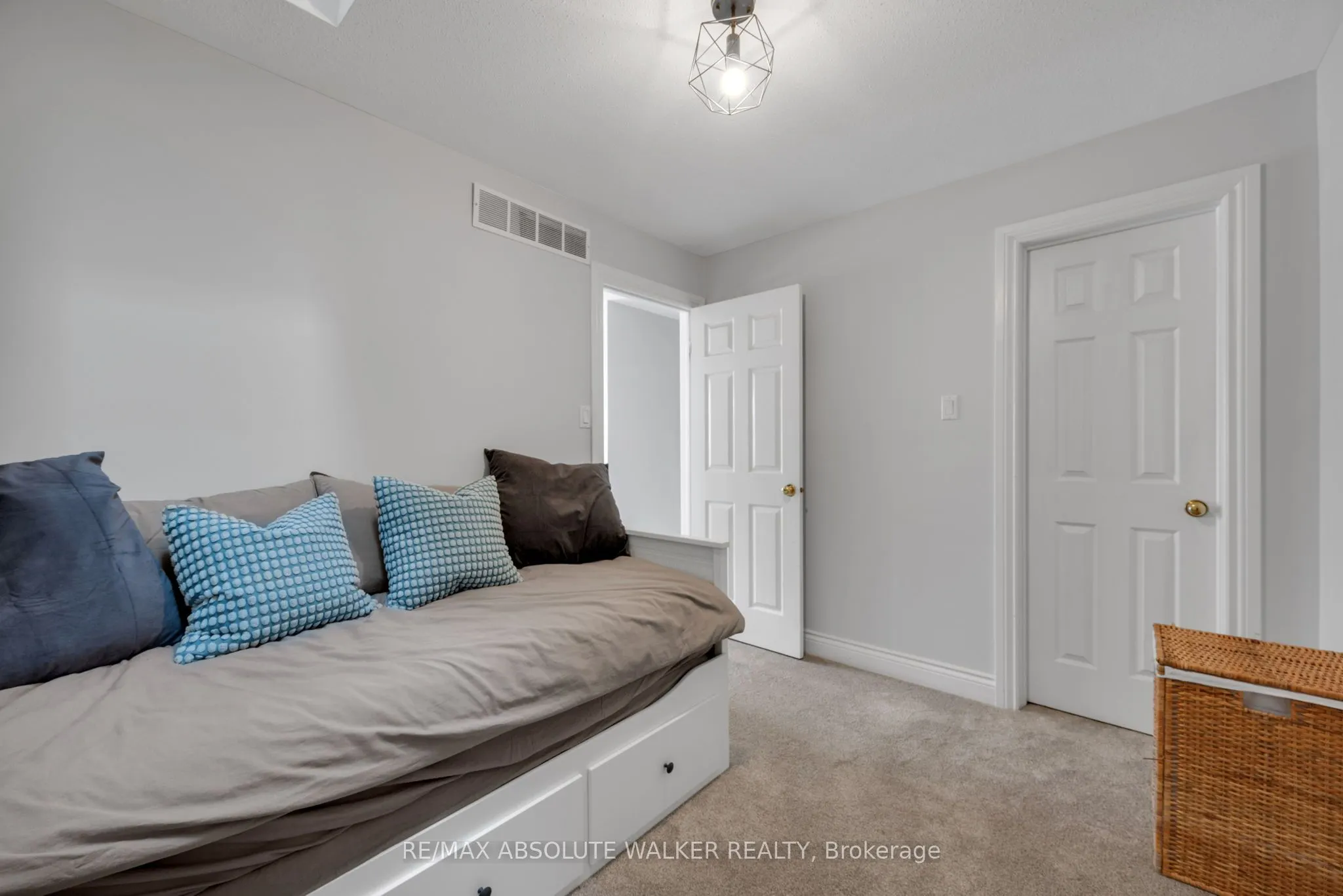 54 Castle Glen Crescent