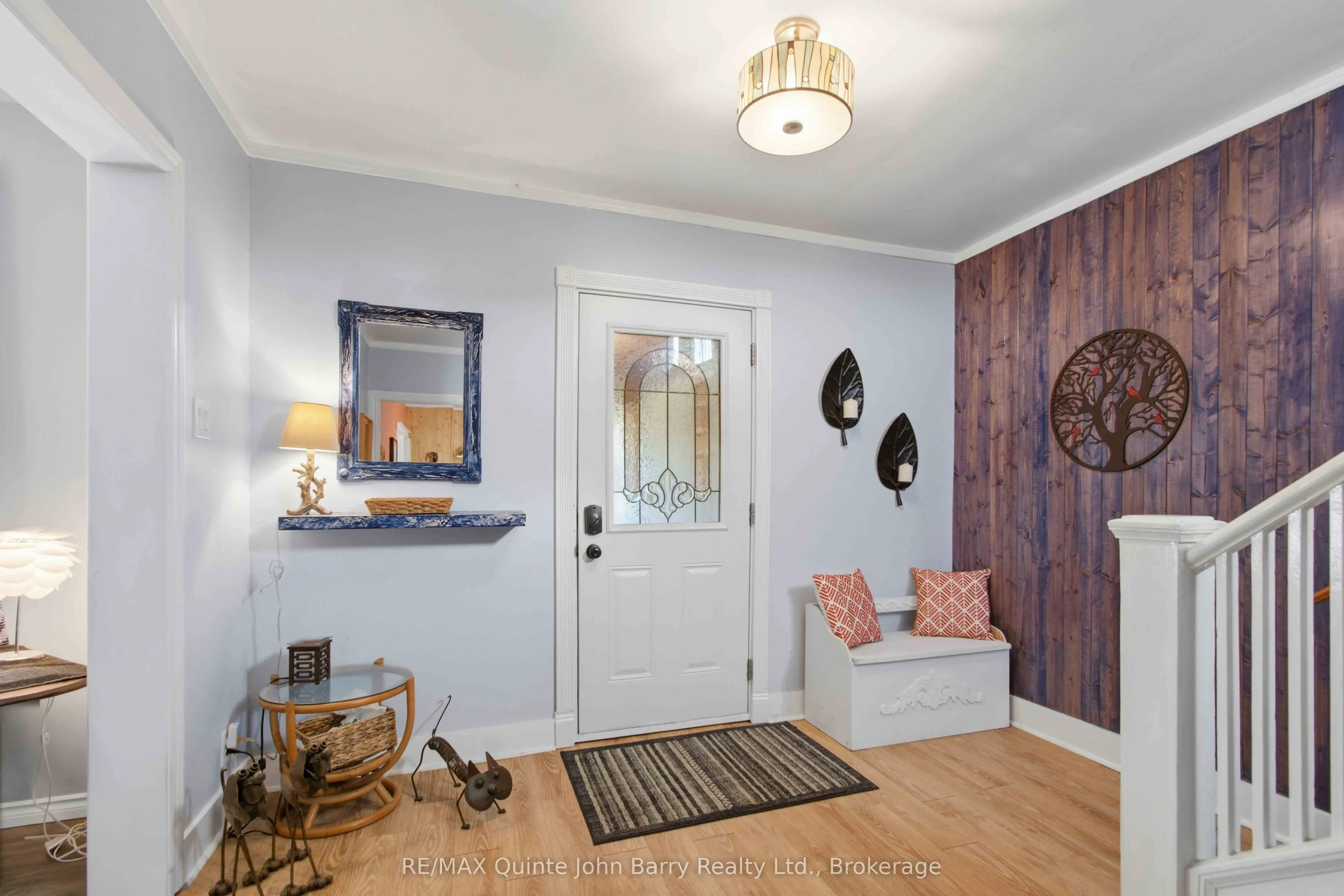 136 Moira Street E