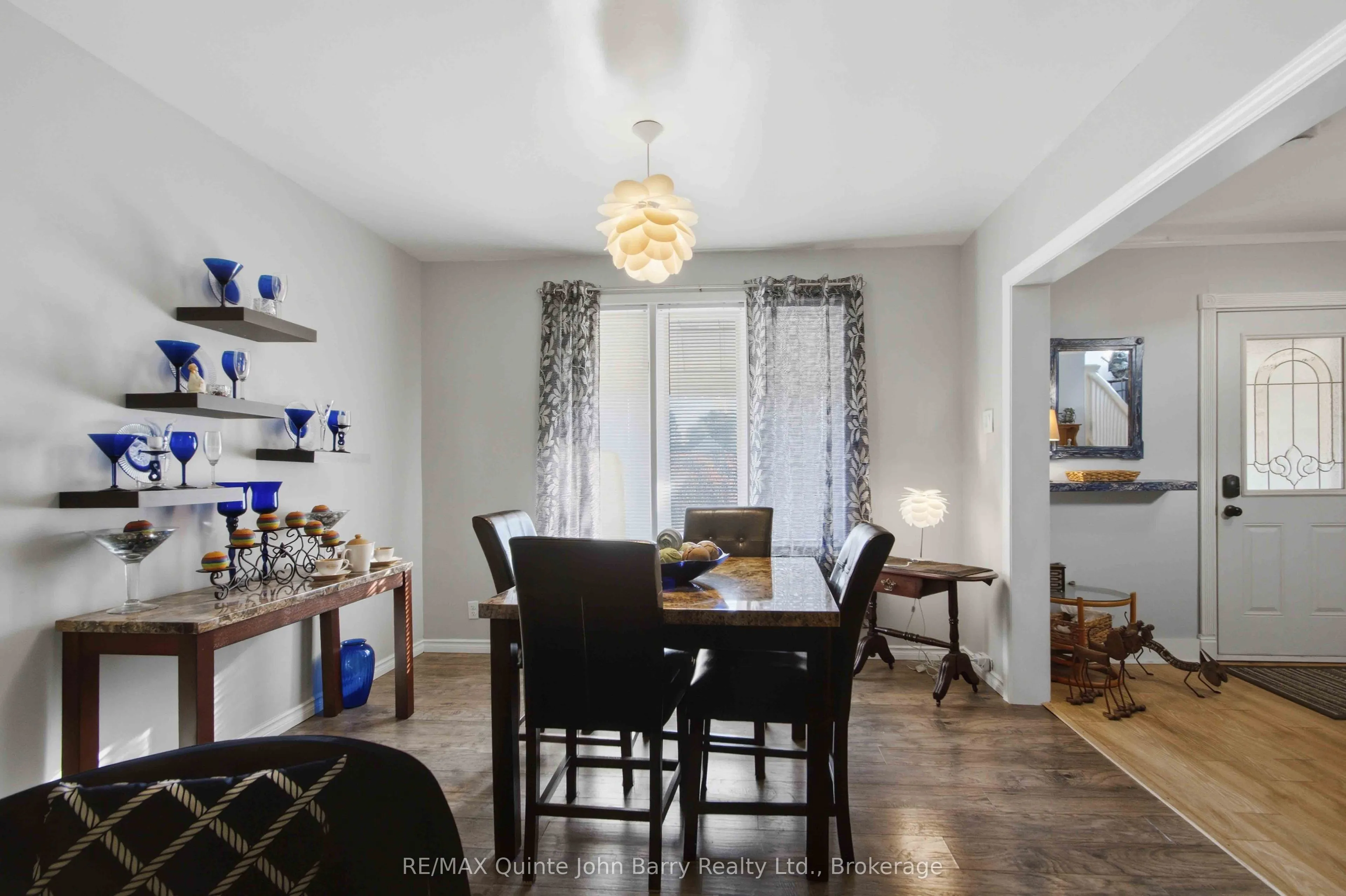 136 Moira Street E