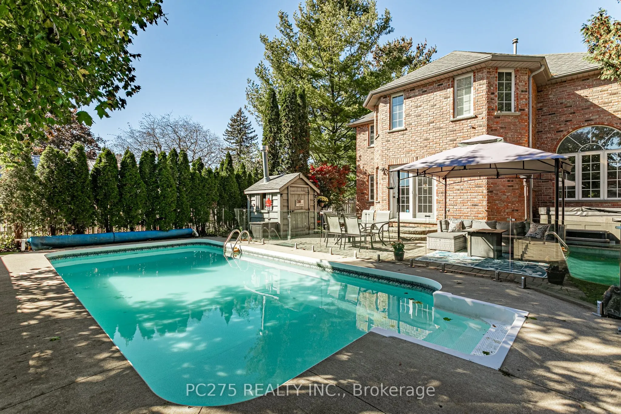 276 King Street E