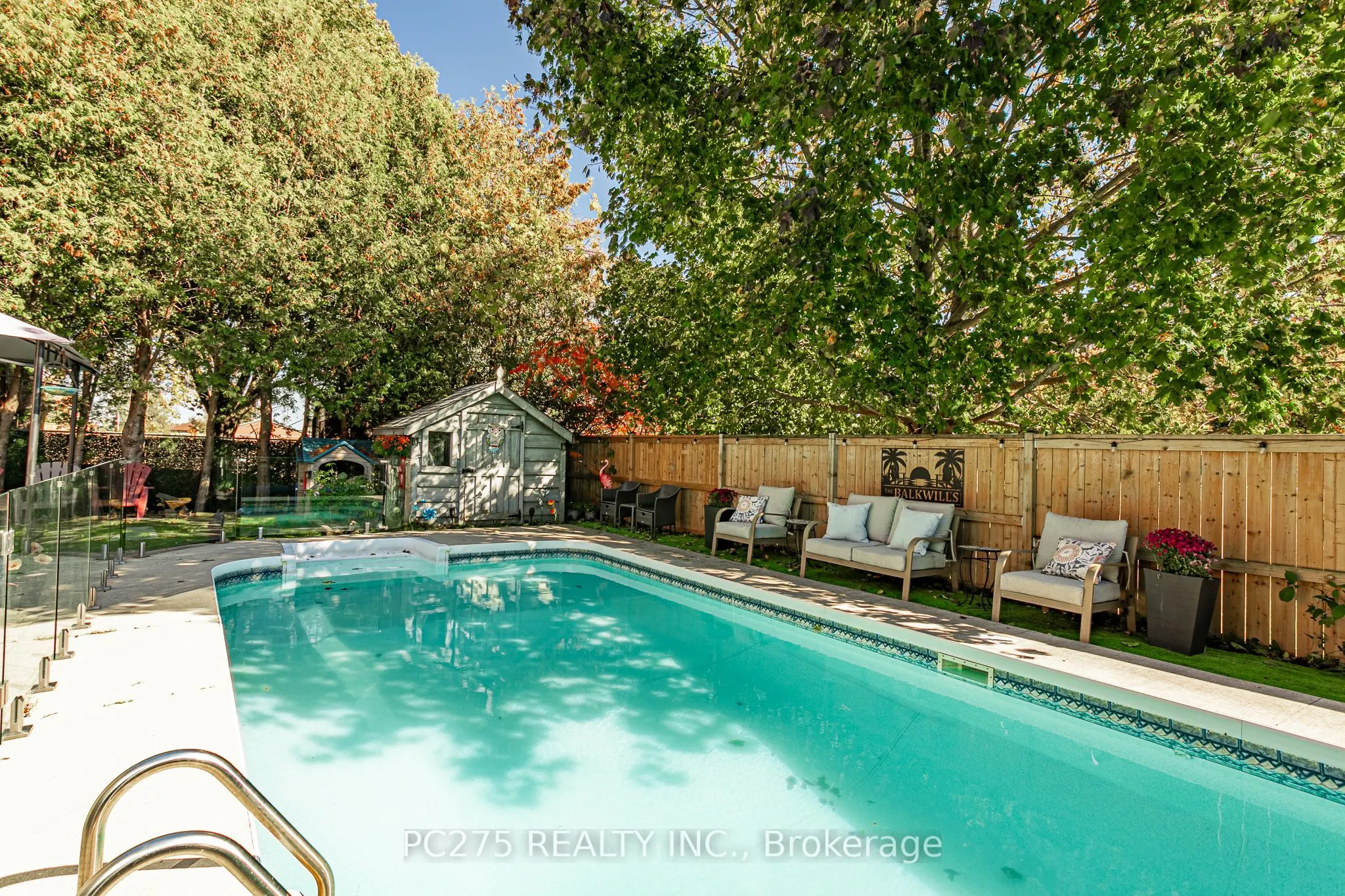 276 King Street E