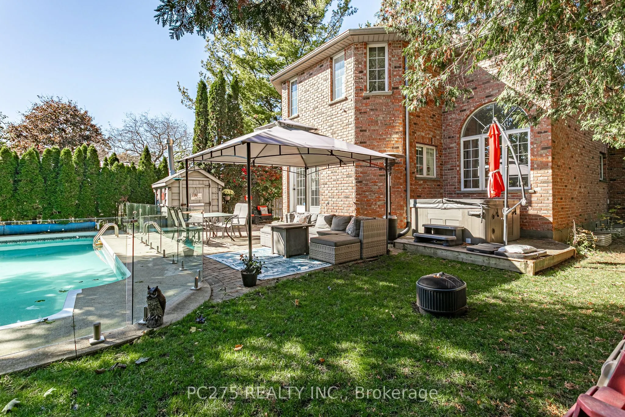 276 King Street E