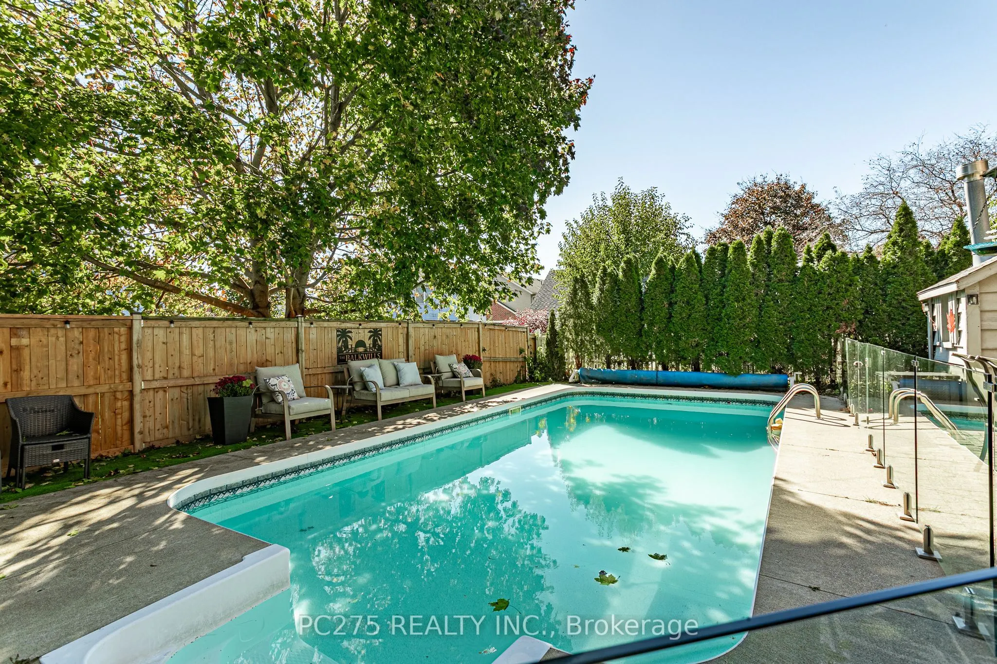 276 King Street E