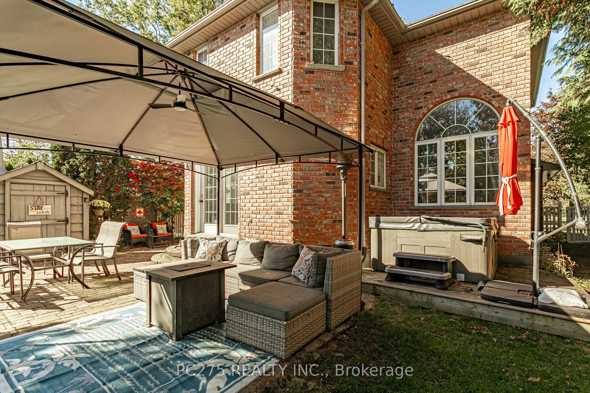 276 King Street E