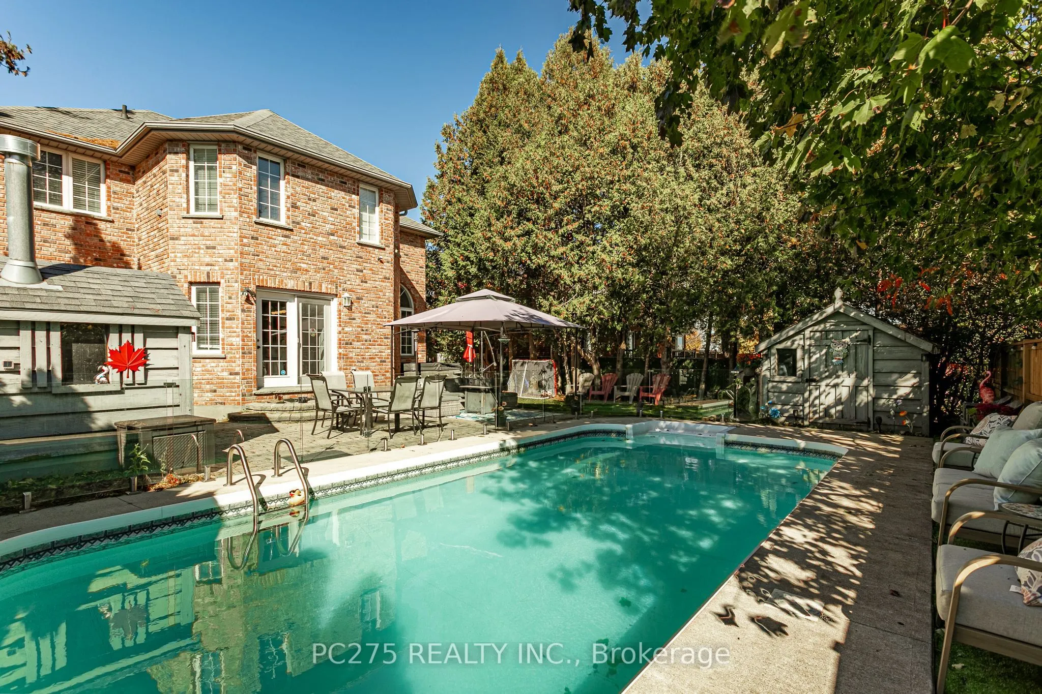 276 King Street E