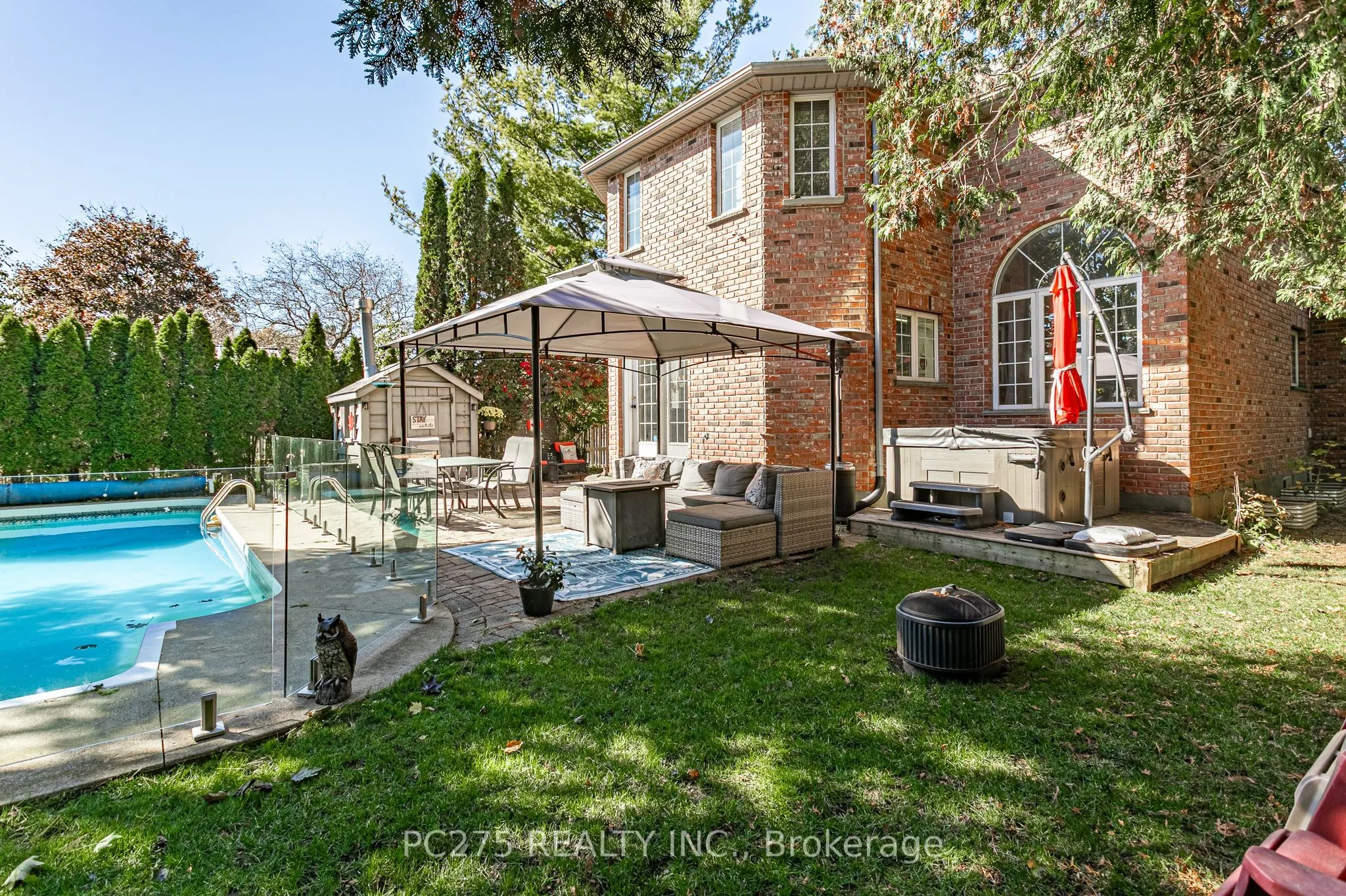 276 King Street E