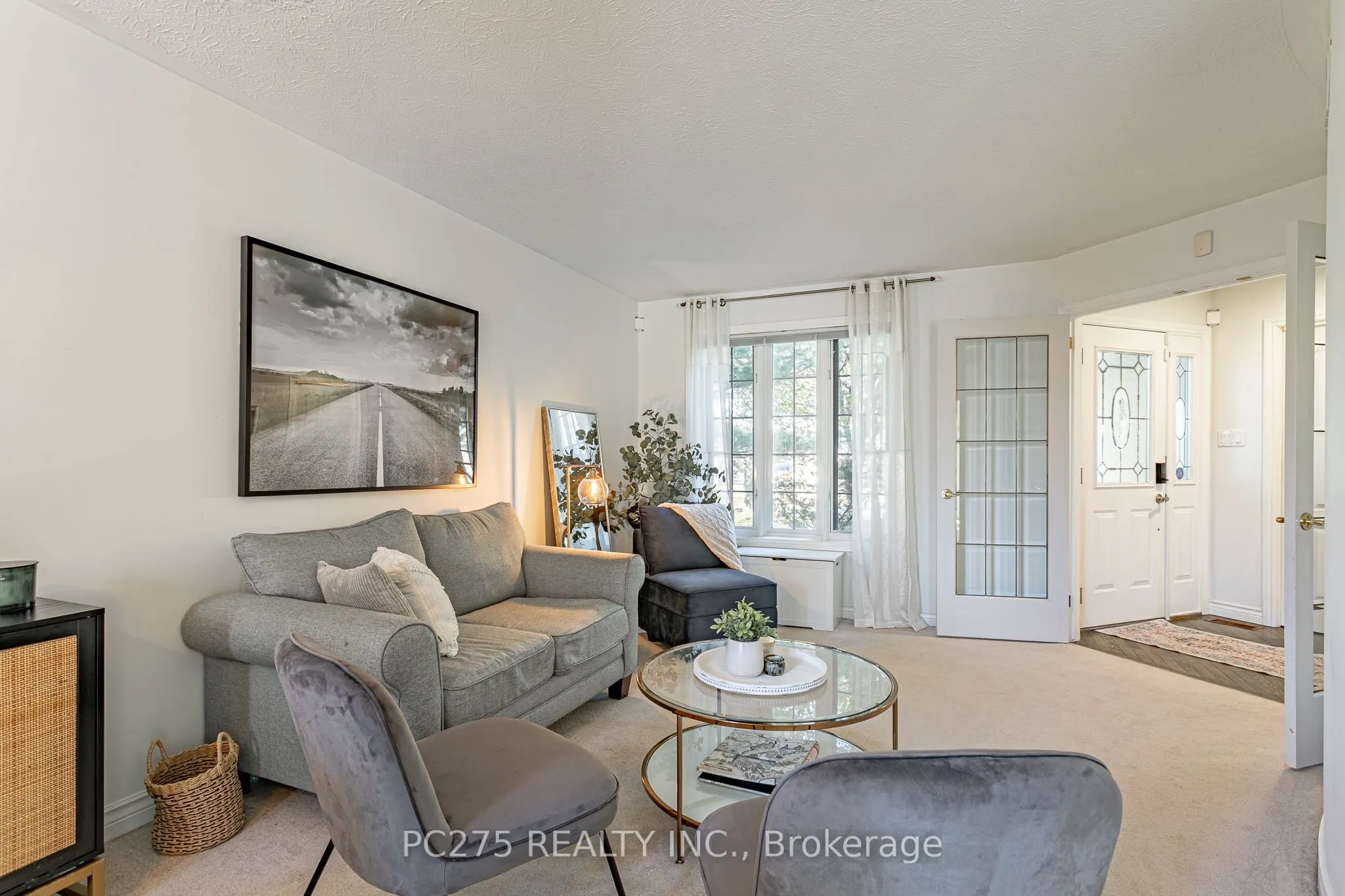 276 King Street E
